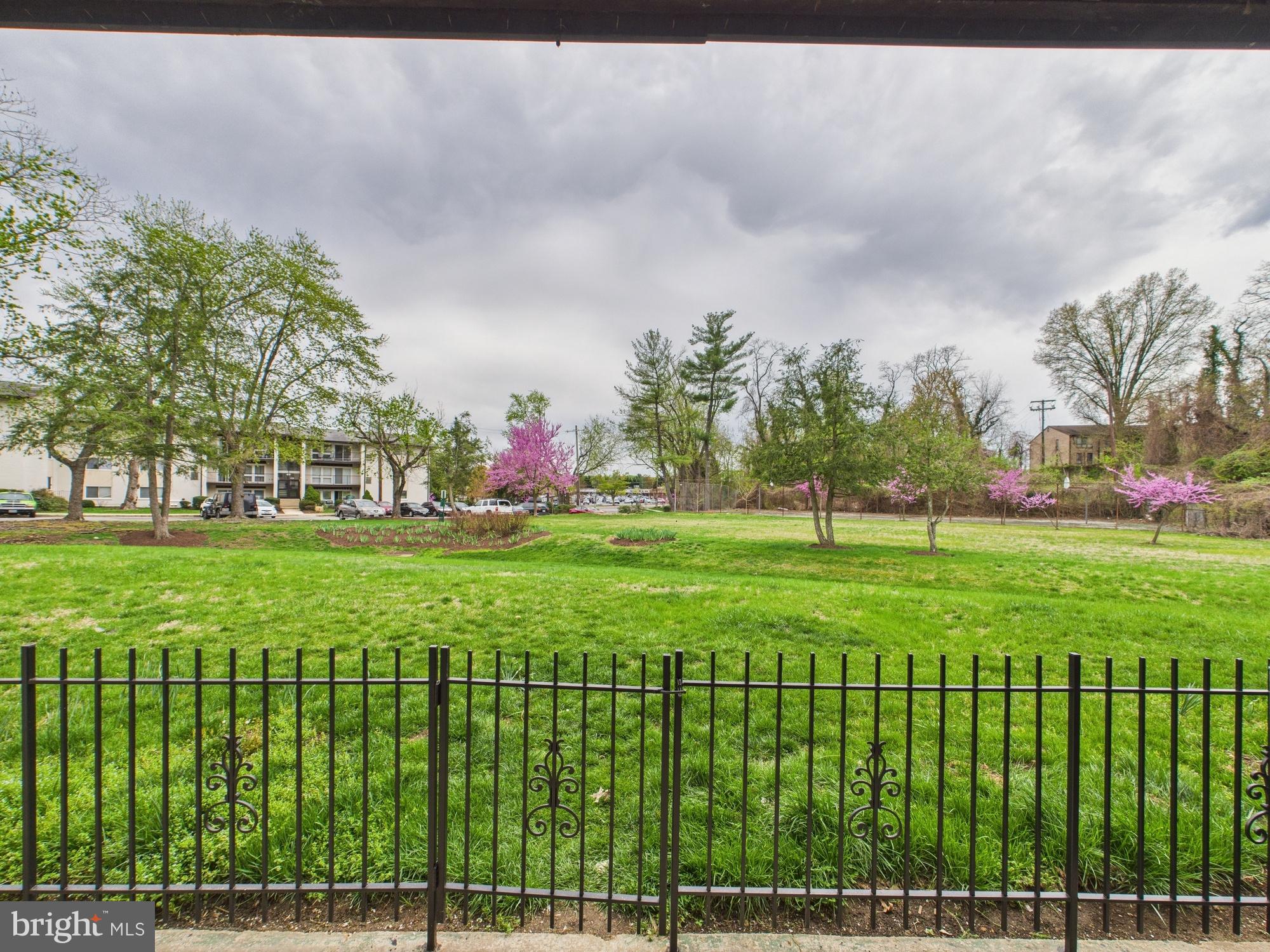 HUNTCREST CONDOMINIUM - Residential