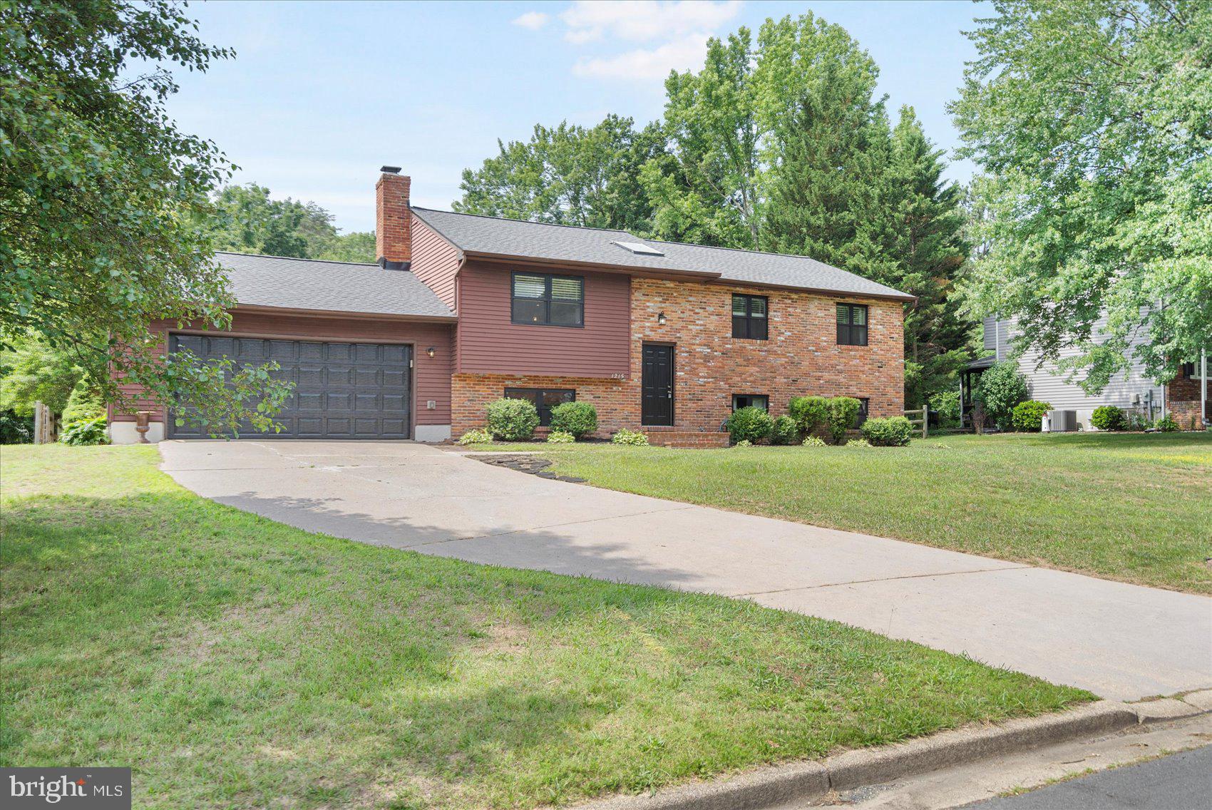 1215 LORENE DRIVE