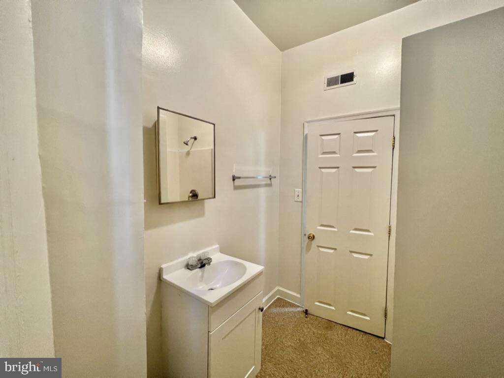 CHARLES VILLAGE - Residential Lease