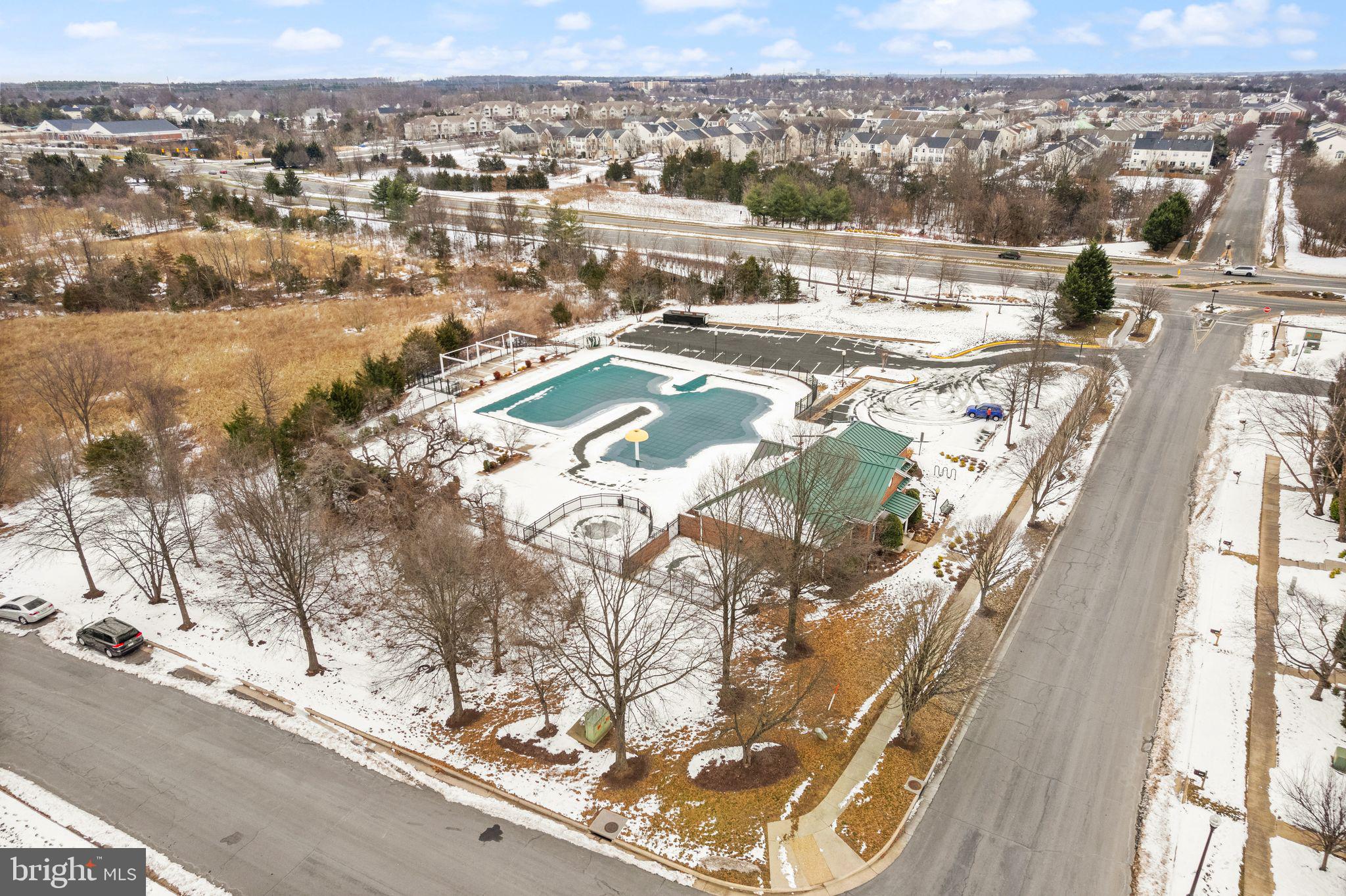 SOUTH RIDING - Residential