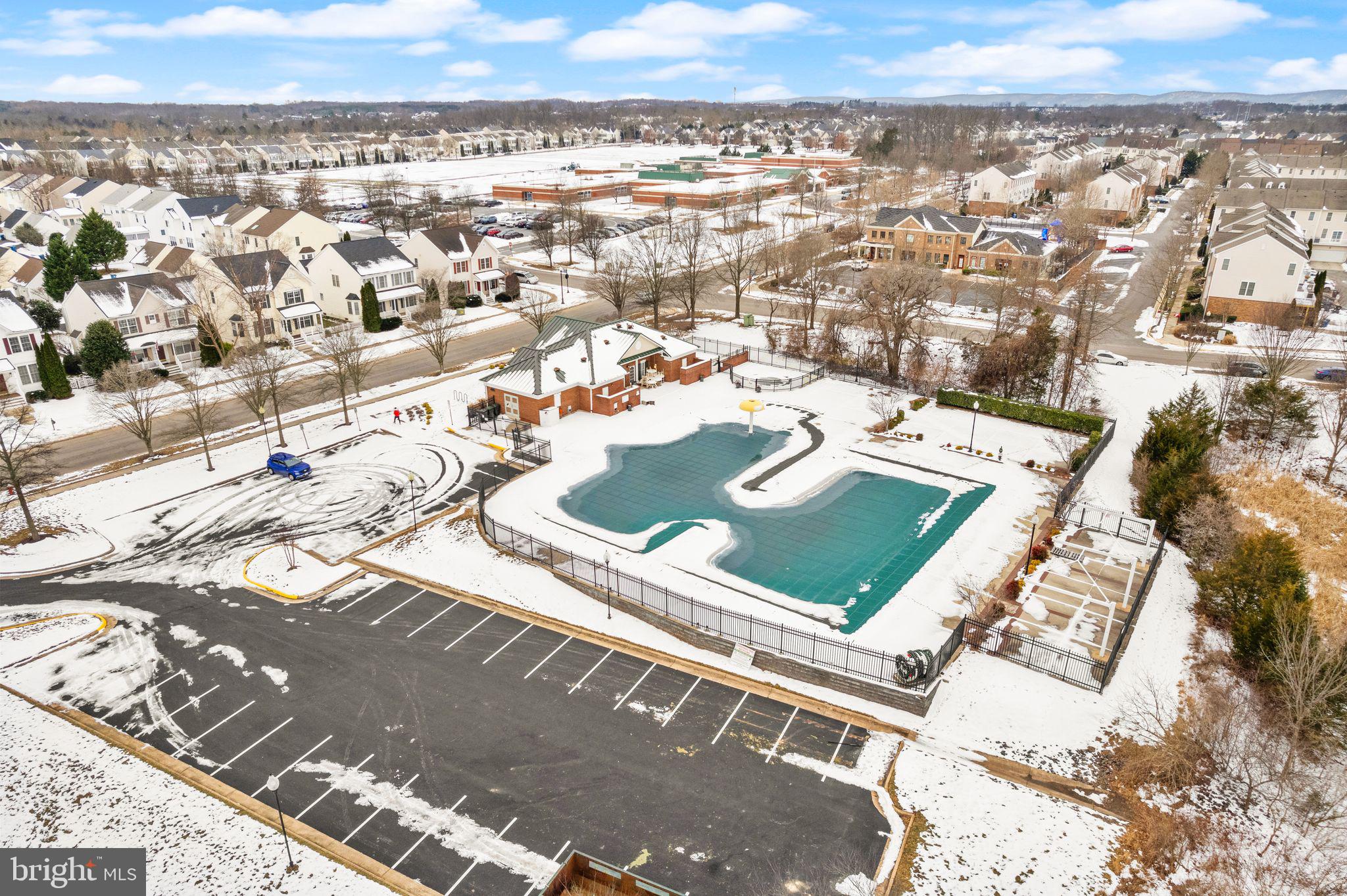 SOUTH RIDING - Residential