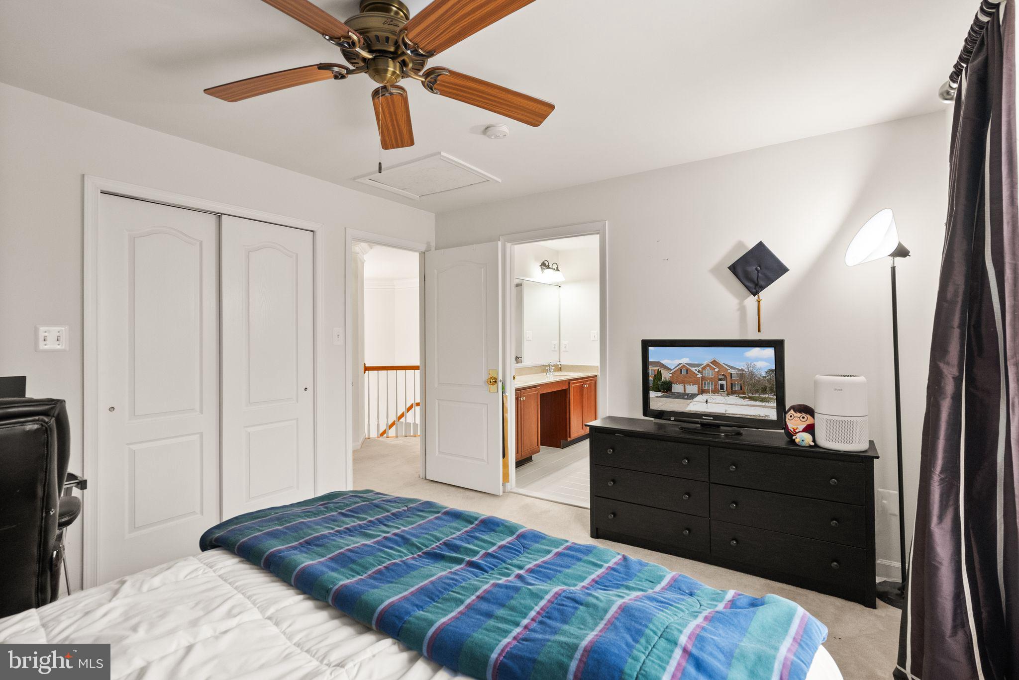 SOUTH RIDING - Residential