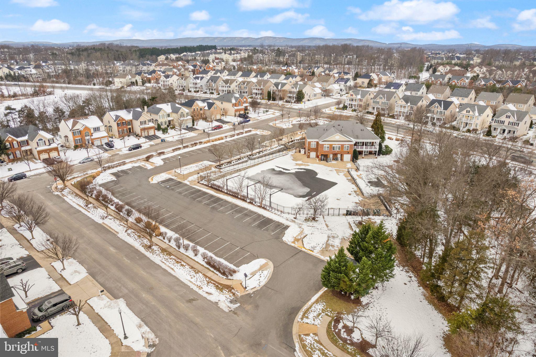 SOUTH RIDING - Residential