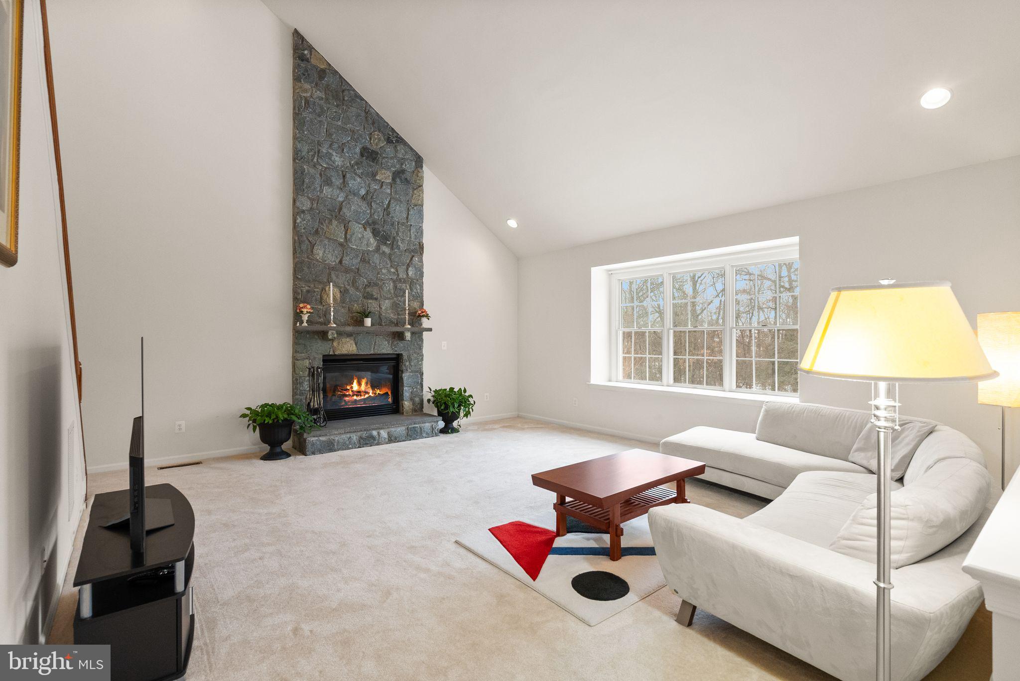 SOUTH RIDING - Residential