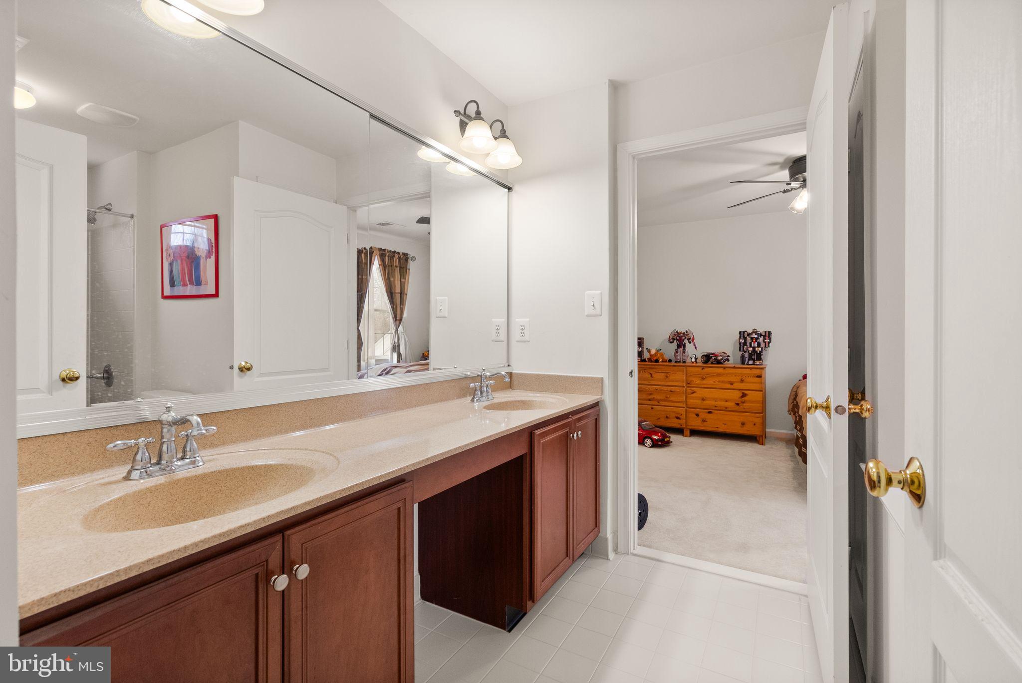 SOUTH RIDING - Residential