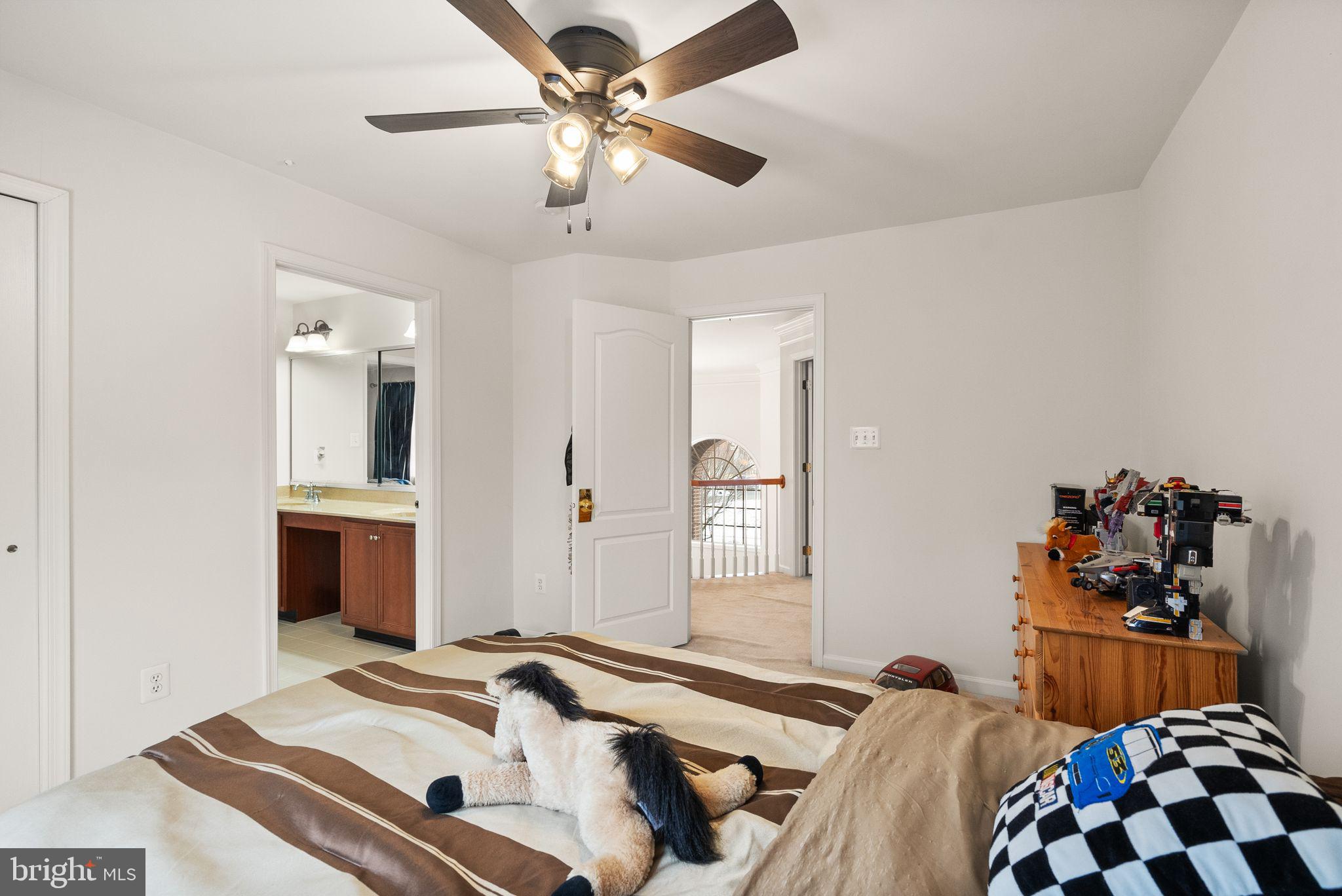 SOUTH RIDING - Residential