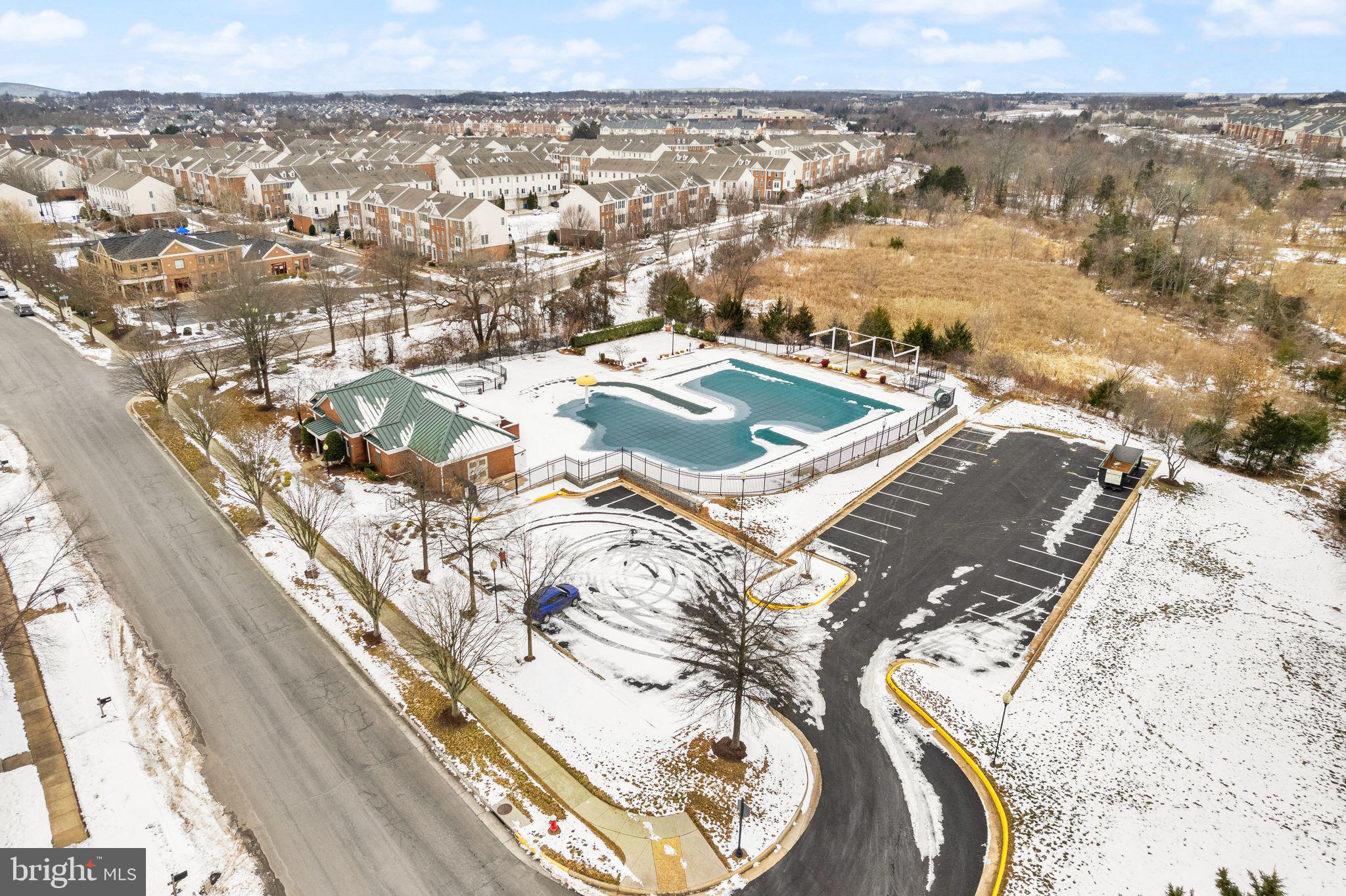 SOUTH RIDING - Residential