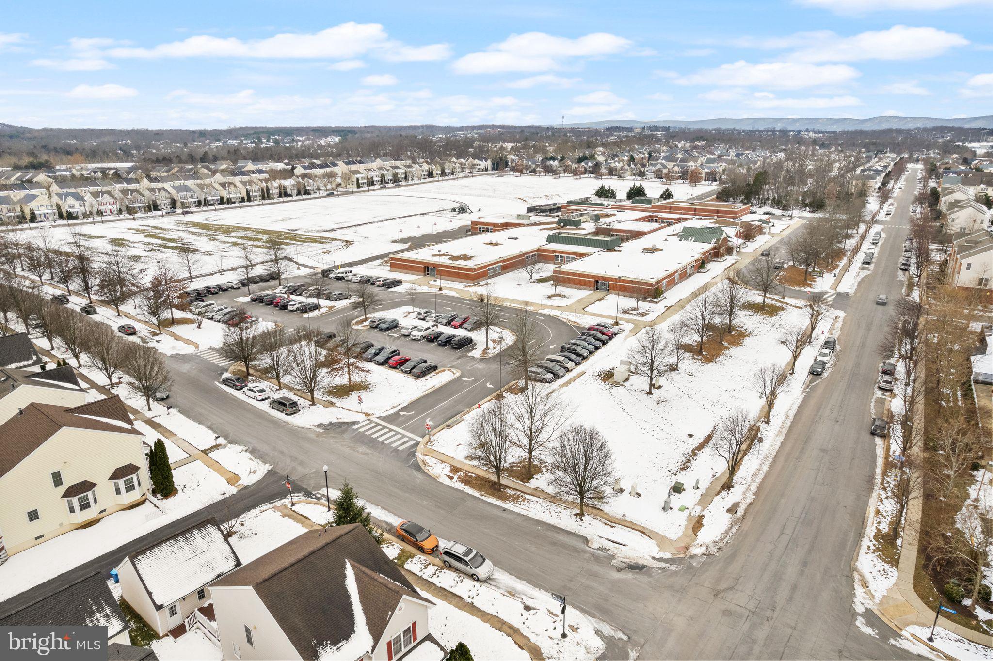 SOUTH RIDING - Residential