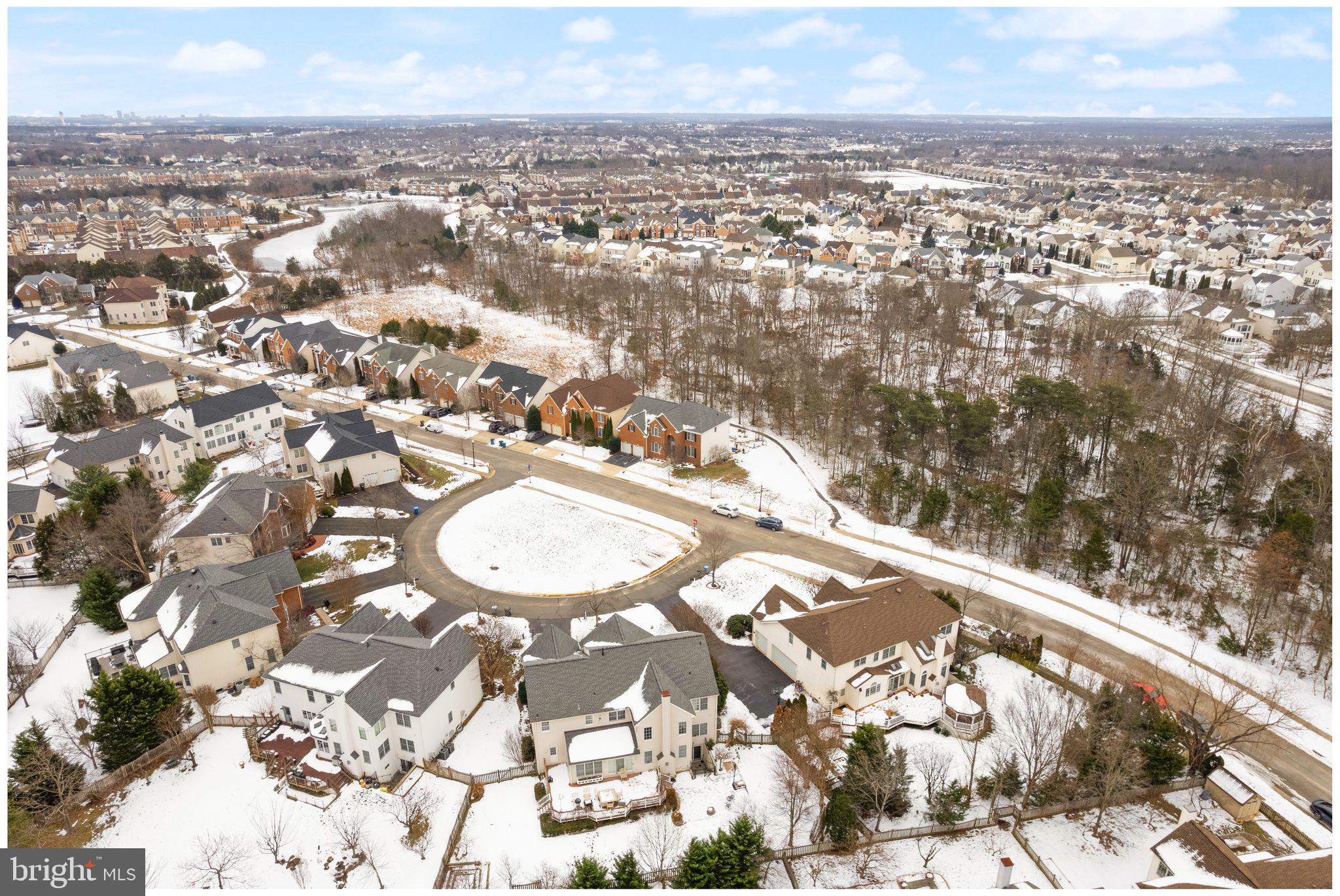 SOUTH RIDING - Residential