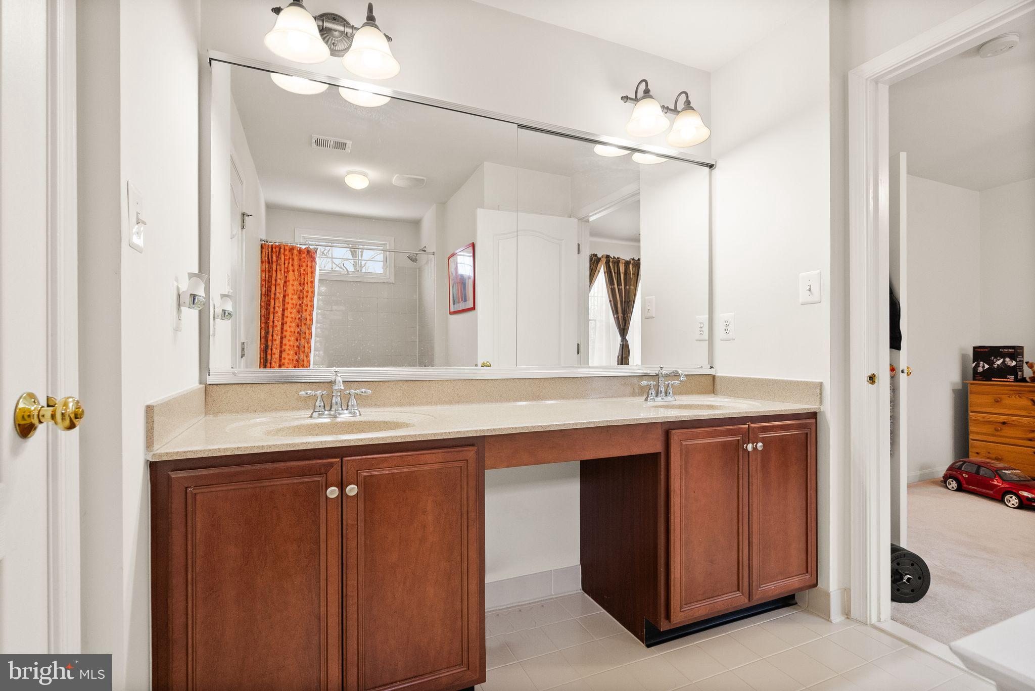 SOUTH RIDING - Residential