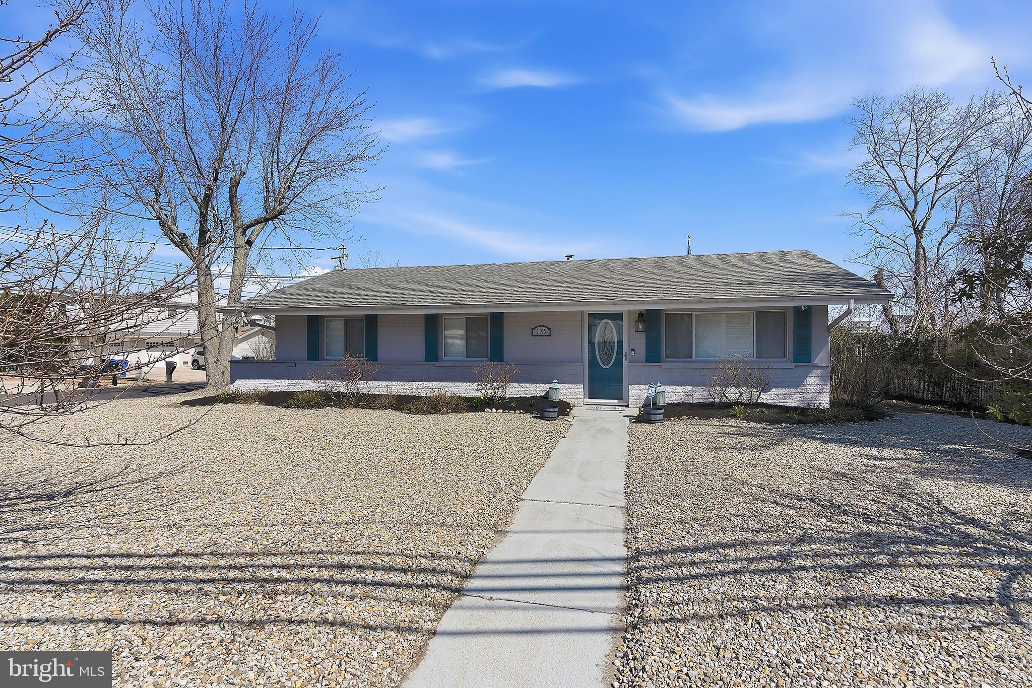 1195 FISCHER BOULEVARD