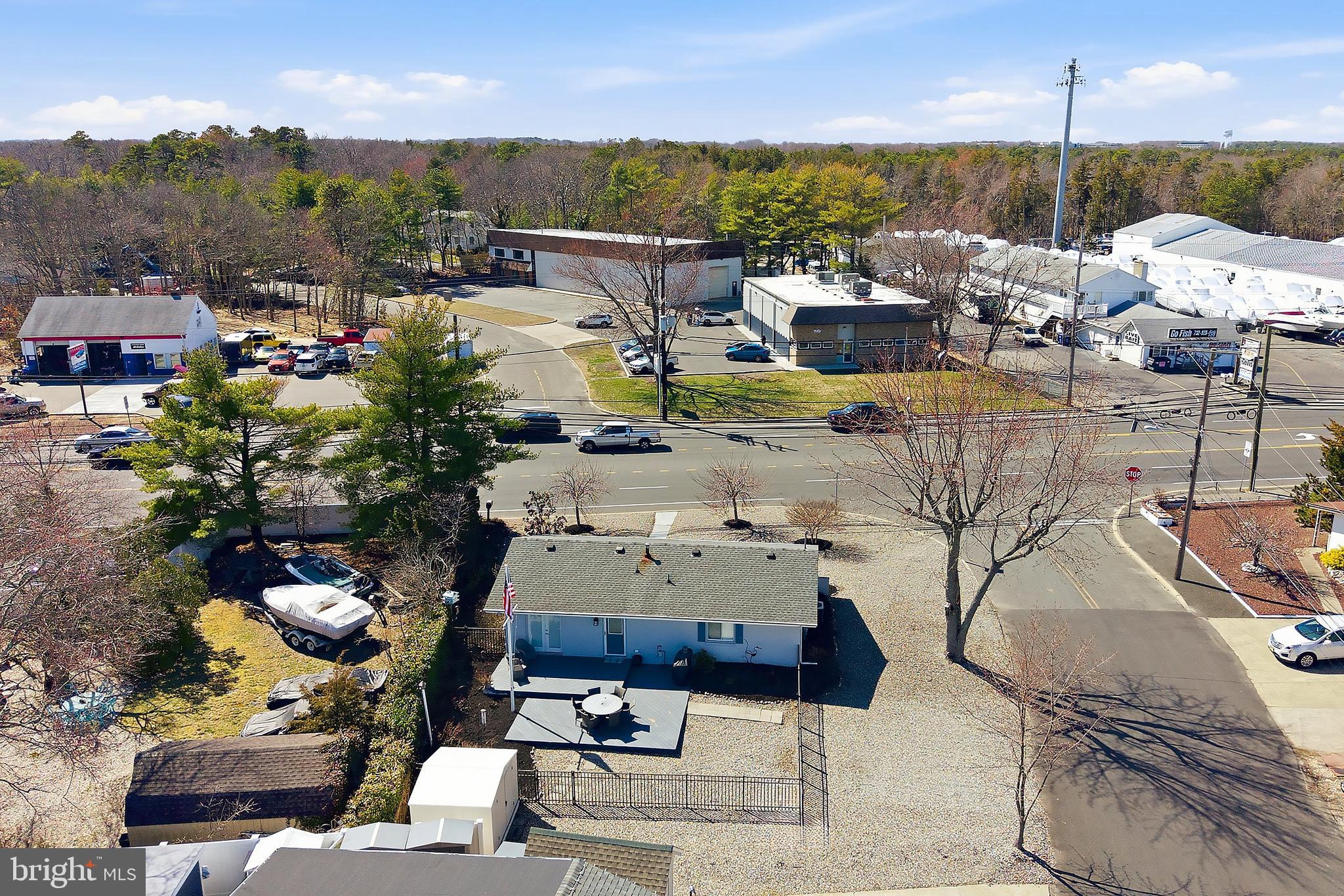 1195 FISCHER BOULEVARD