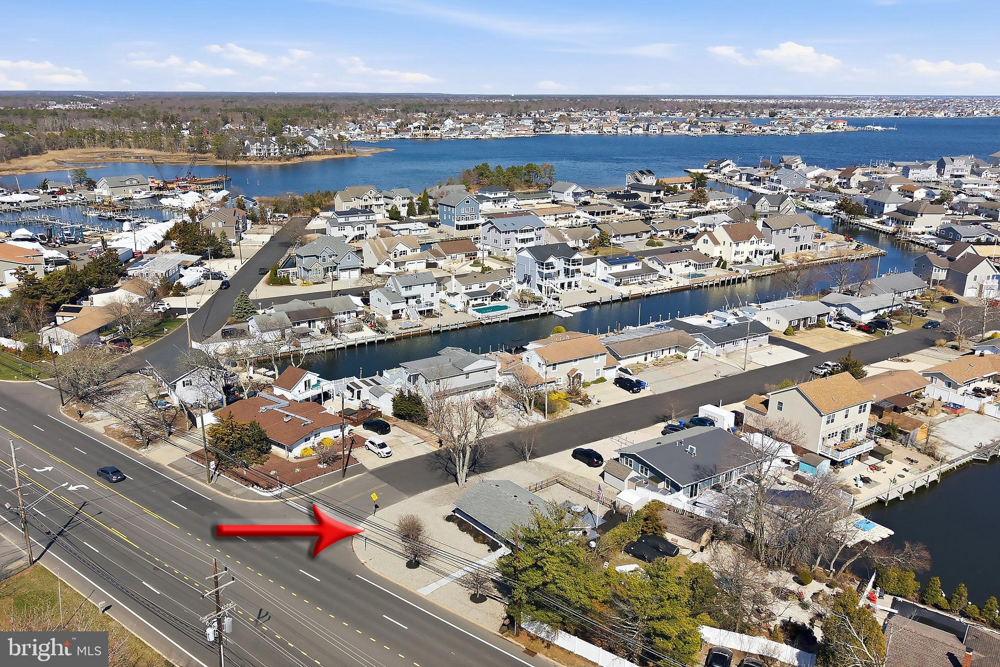 1195 FISCHER BOULEVARD