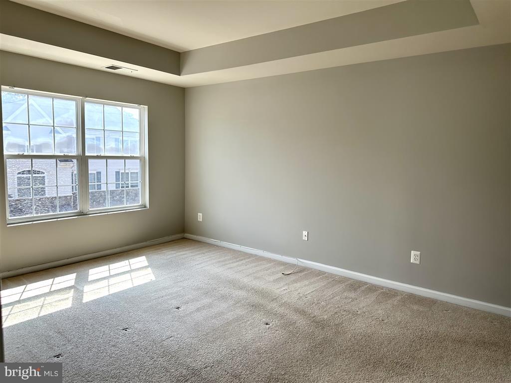 CHATSWORTH VILLAGE - Residential Lease