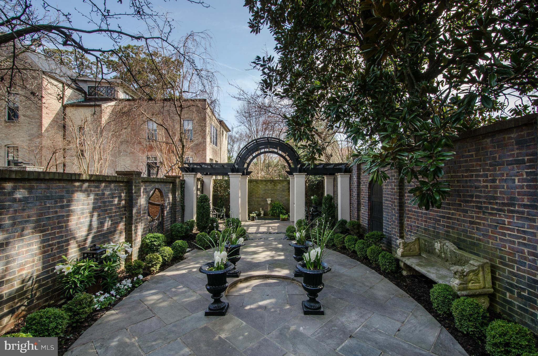 GEORGETOWN - Residential