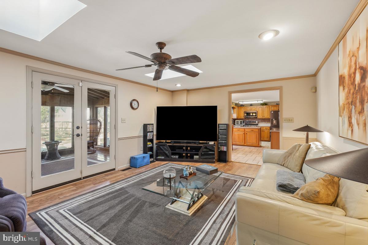 DERWOOD STATION - Residential