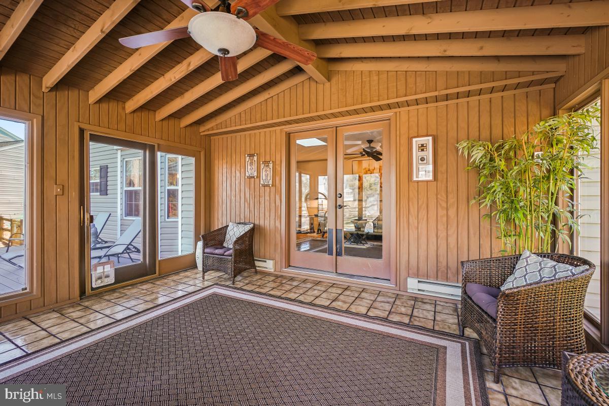 DERWOOD STATION - Residential