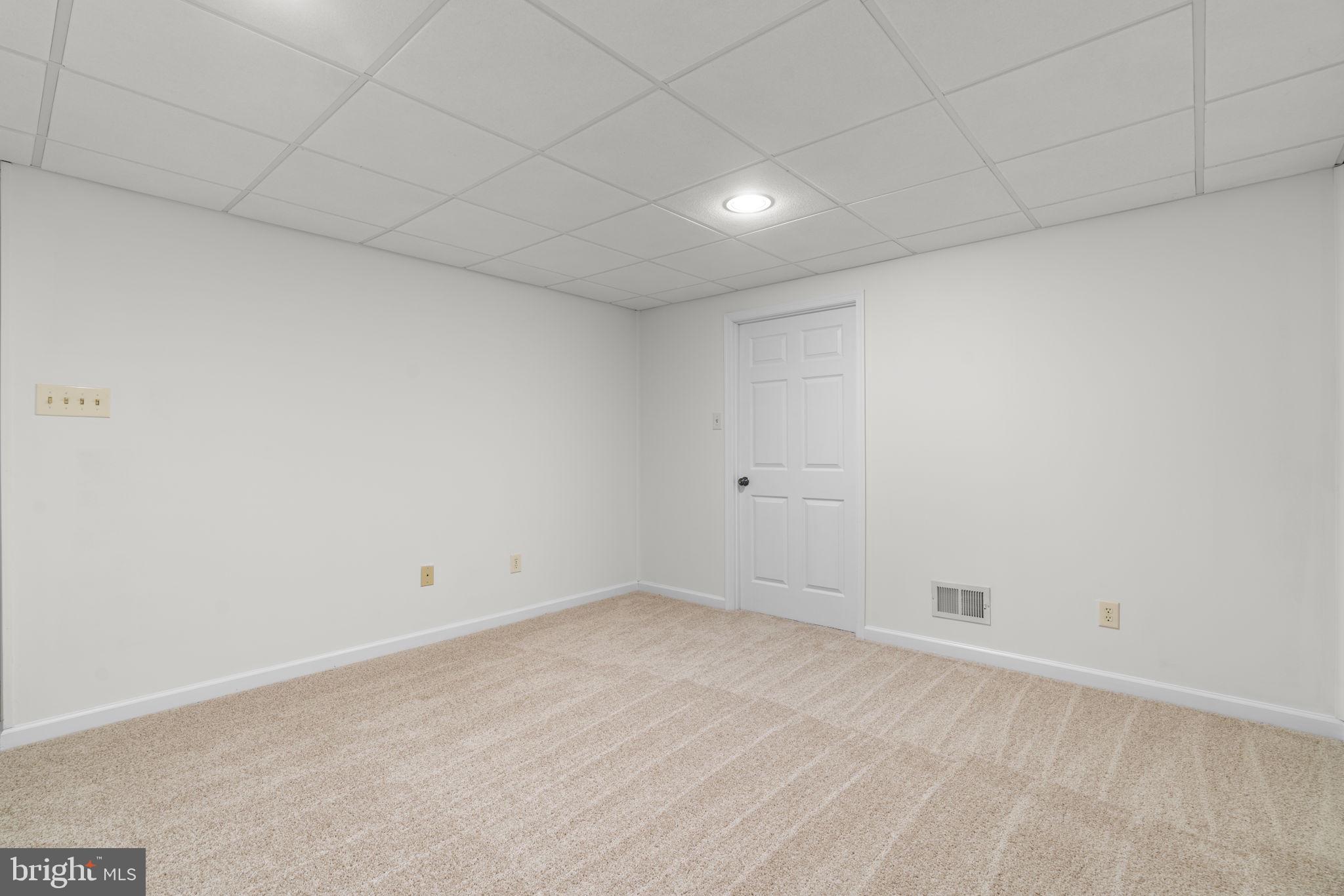 NOTTINGHAM VILLAGE - Residential