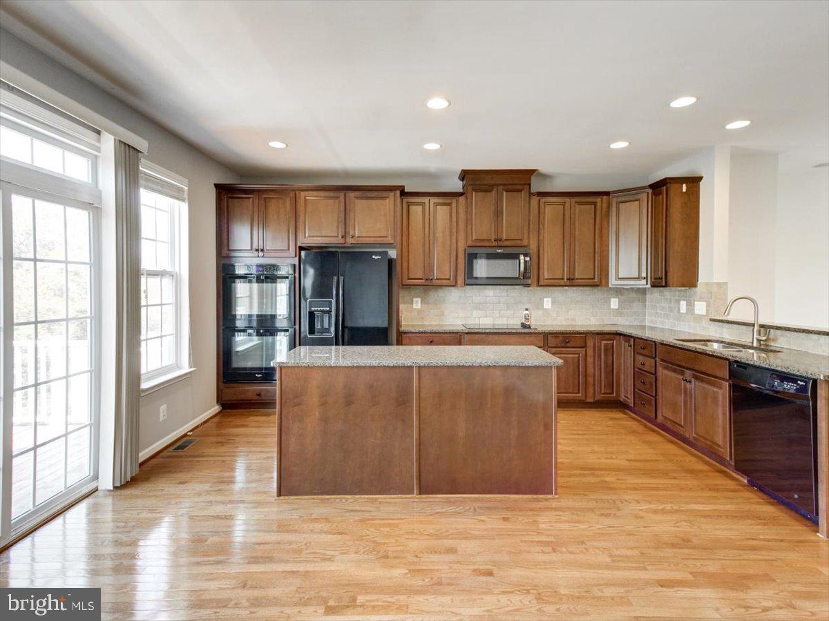 HERITAGE CROSSING - Residential Lease