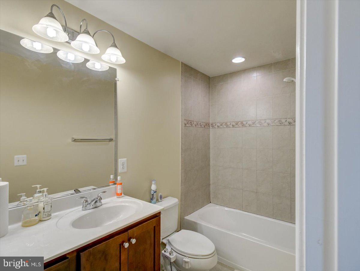 HERITAGE CROSSING - Residential Lease