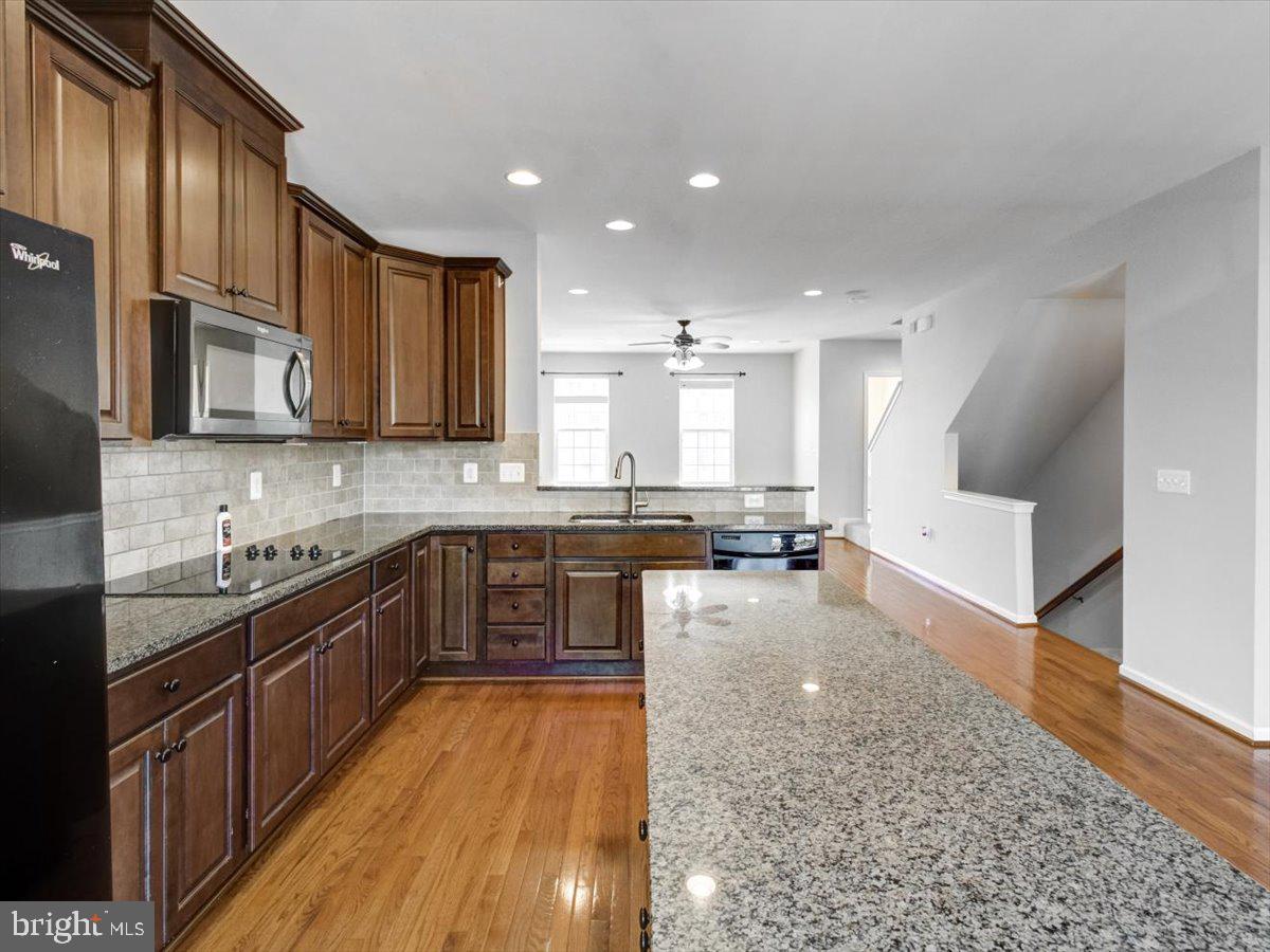 HERITAGE CROSSING - Residential Lease