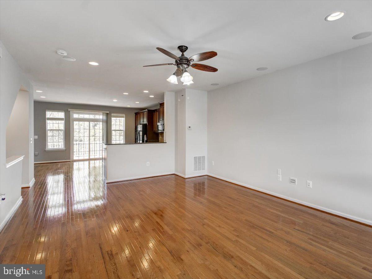 HERITAGE CROSSING - Residential Lease