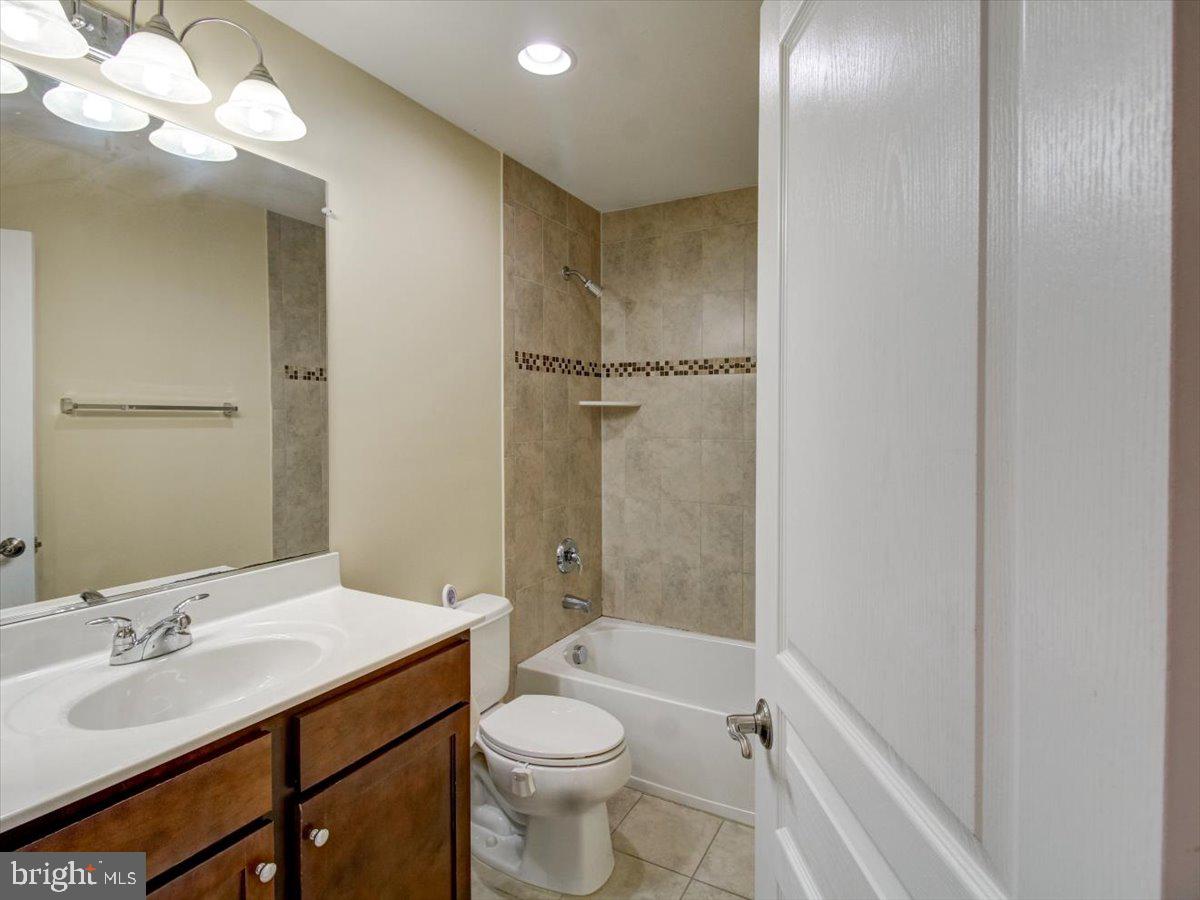 HERITAGE CROSSING - Residential Lease