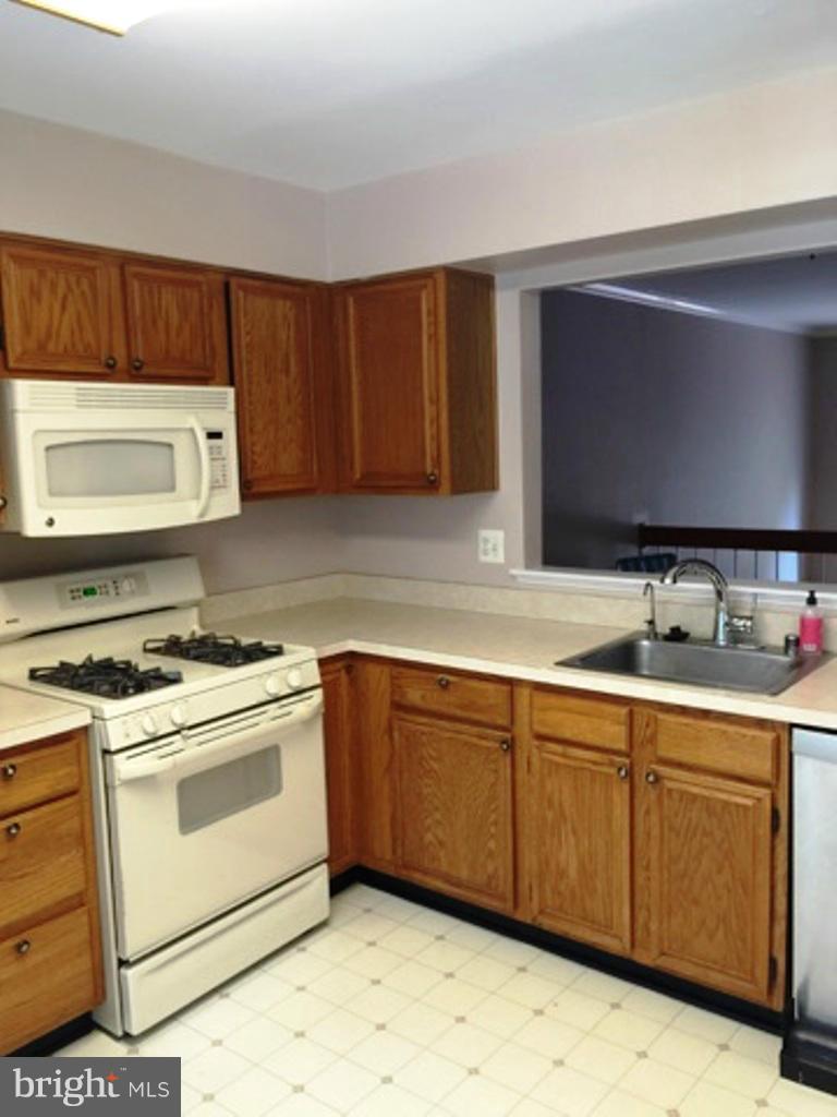 SOUTHERN OAKS - Residential Lease