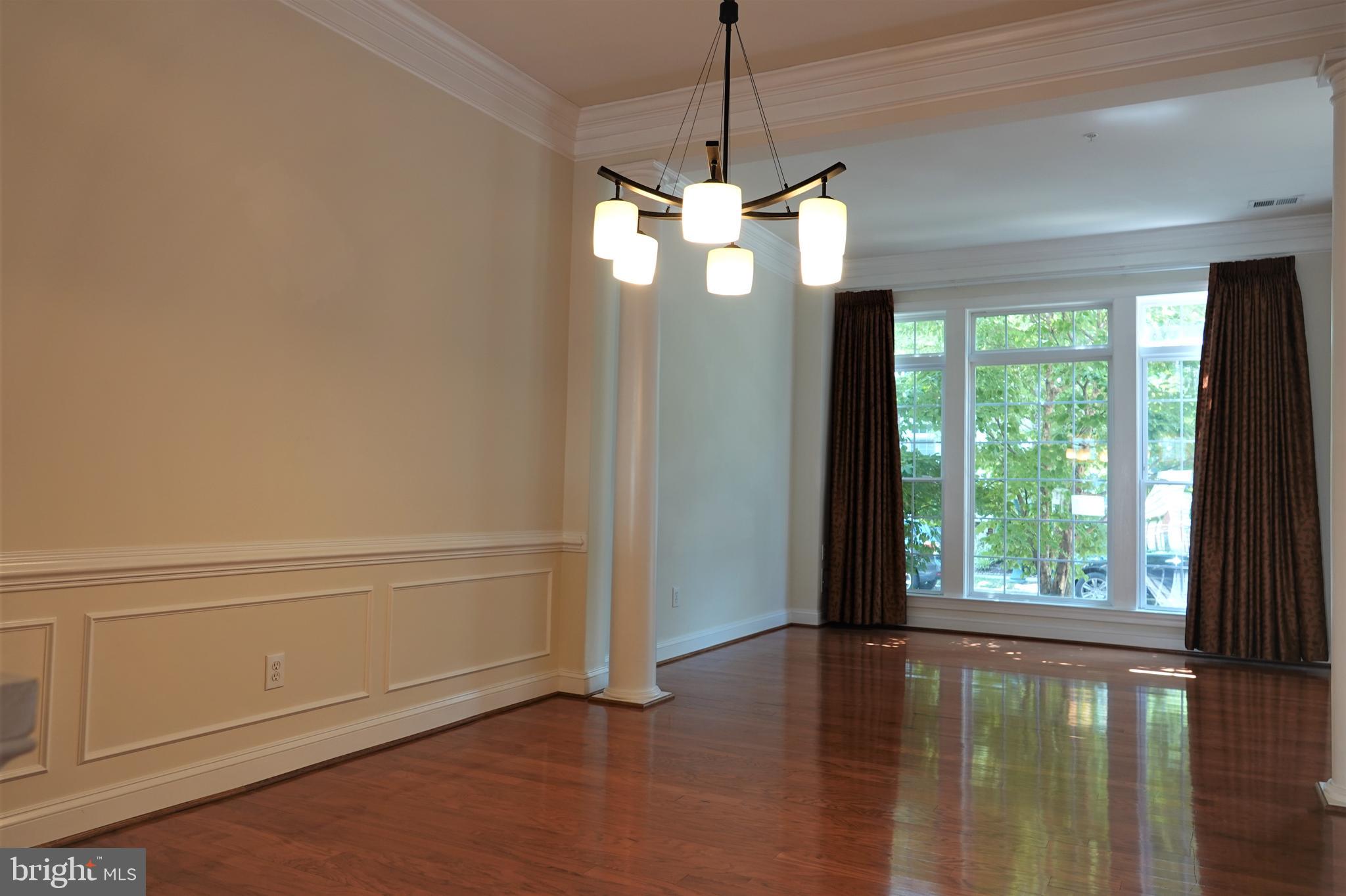 1115 CRESTFIELD DRIVE