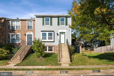5936 SPRUCE RUN COURT CENTREVILLE VA 20121