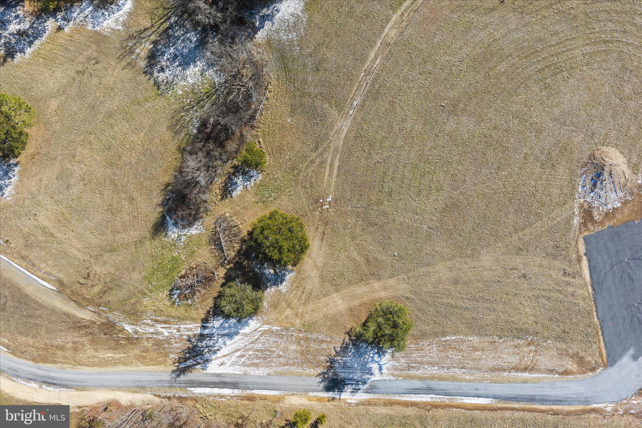 522 BUSINESS PARK - Commercial Sale