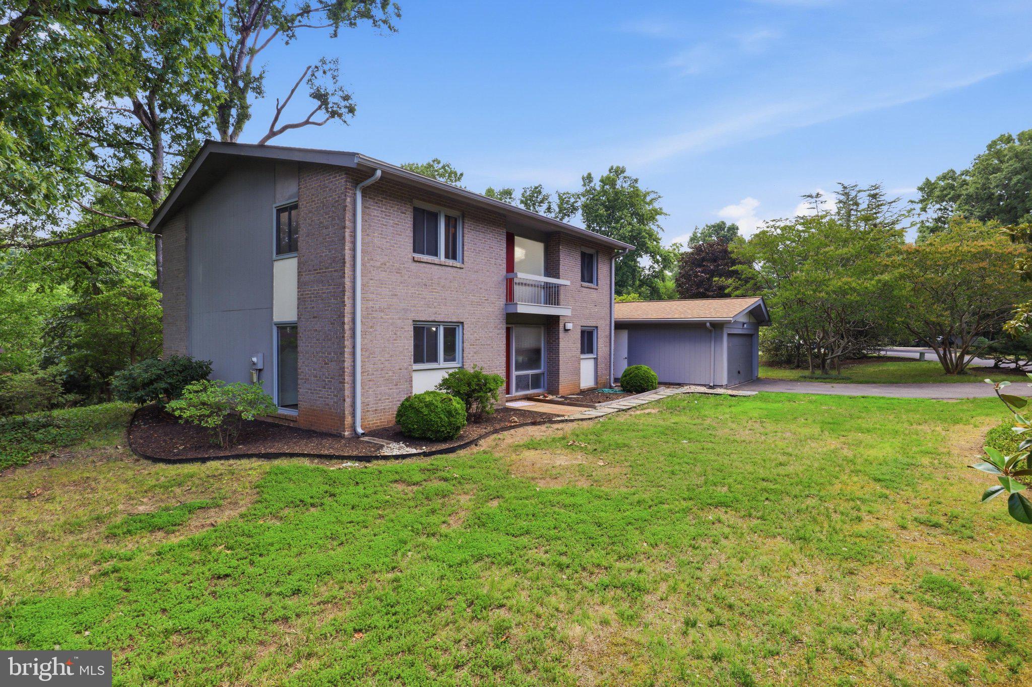 8804 MANSION FARM PLACE