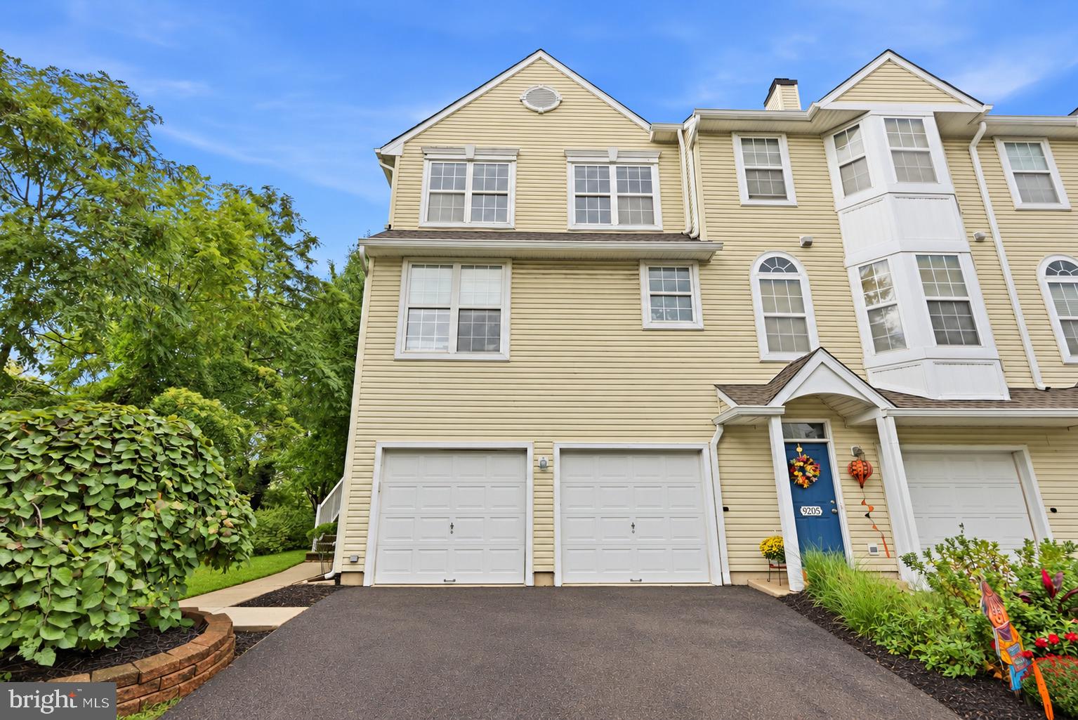 9206 WRENSONG COURT