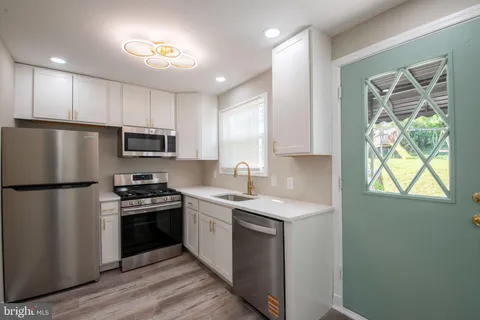 MLS: MDBA2211822