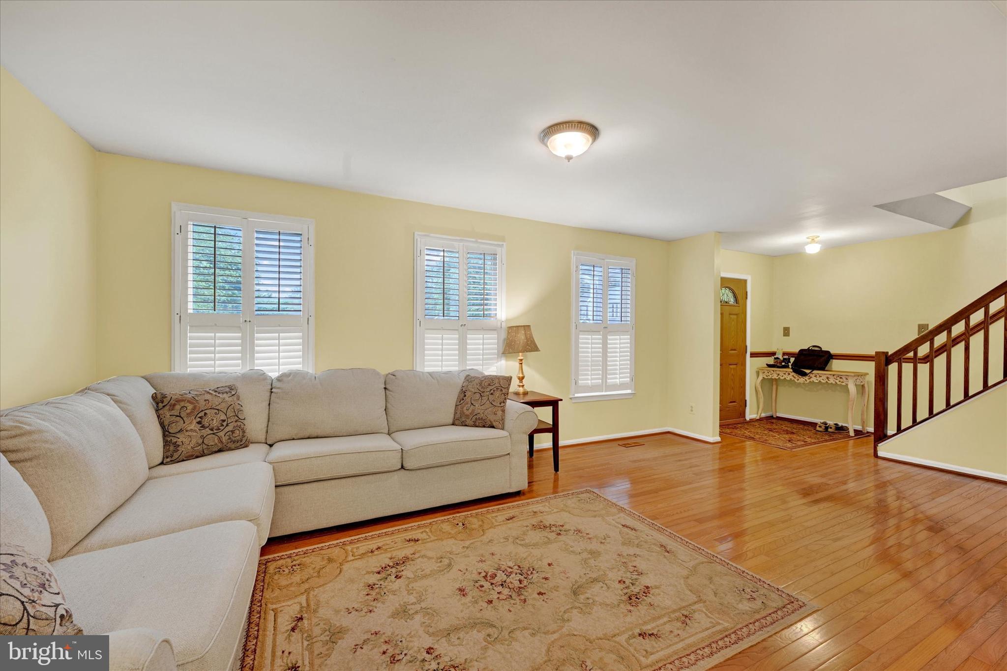 815 MAXWELL PLACE