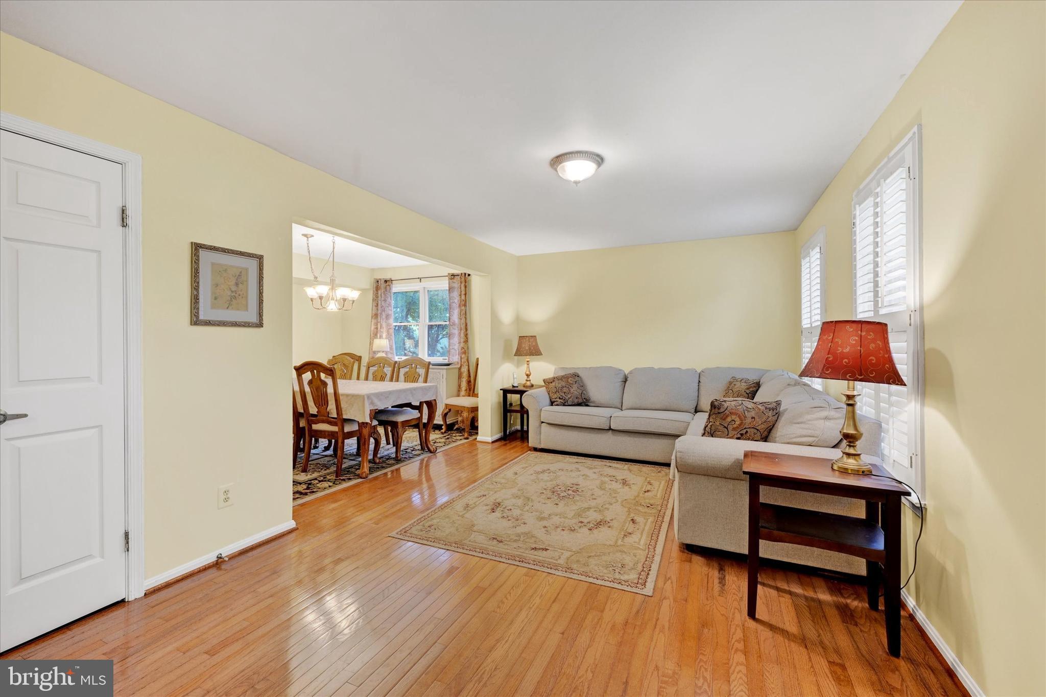 815 MAXWELL PLACE