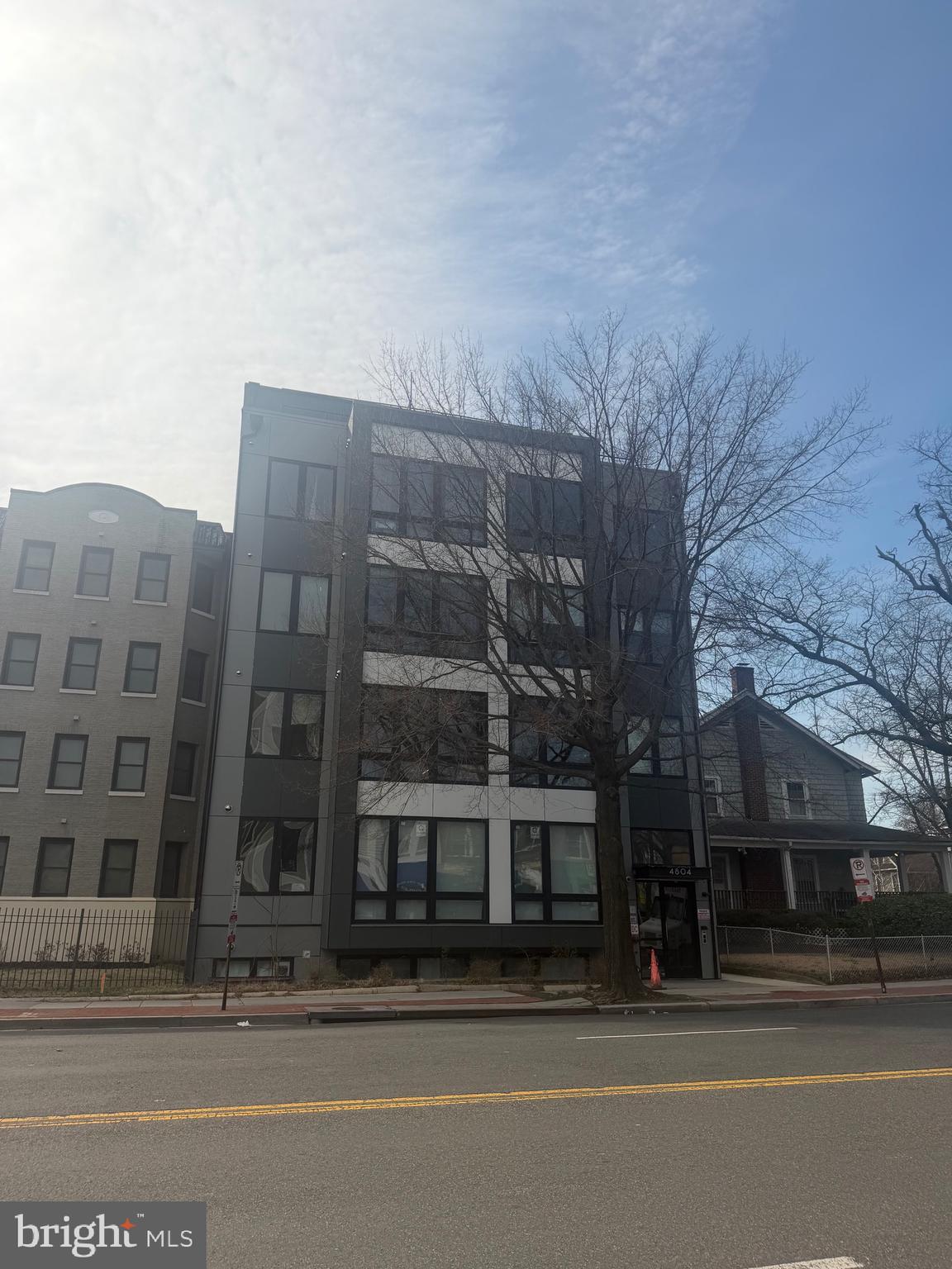 4804 GEORGIA AVENUE NW 002