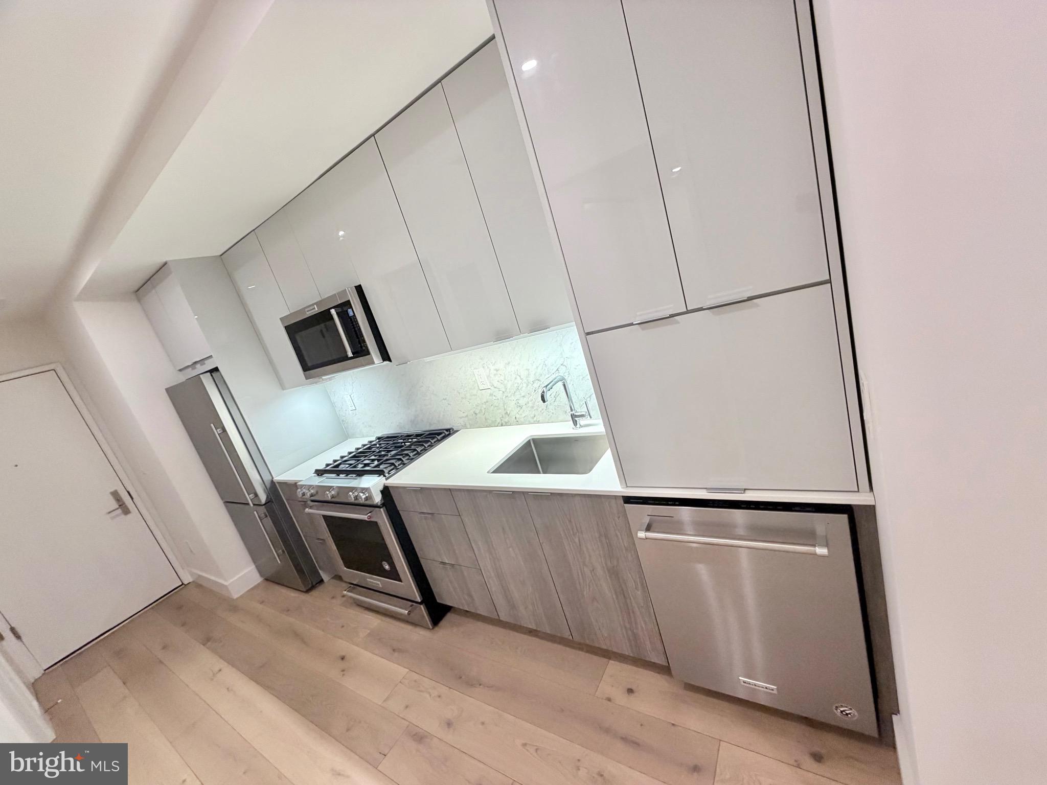 4804 GEORGIA AVENUE NW 002