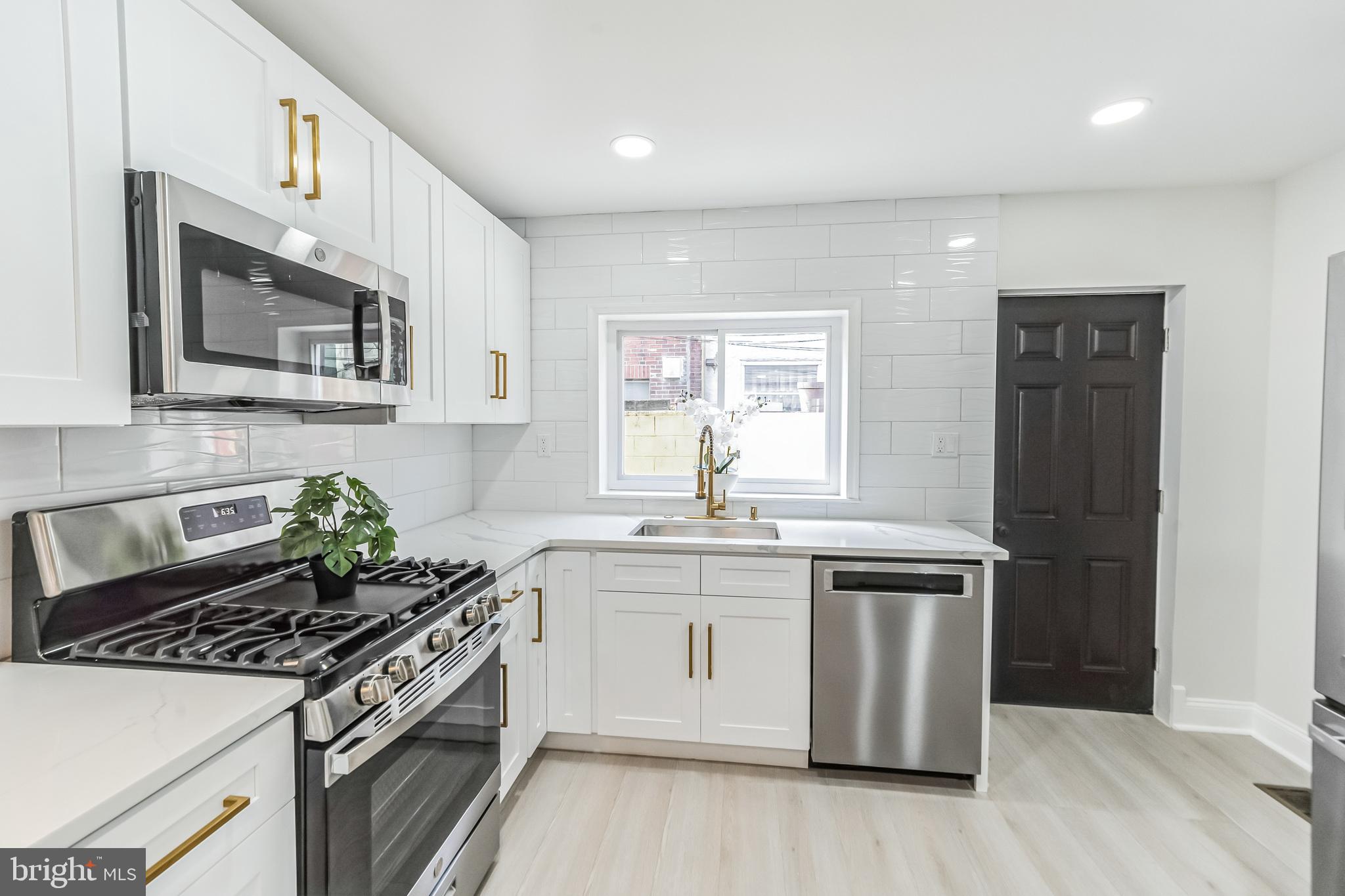 PASSYUNK SQUARE - Residential