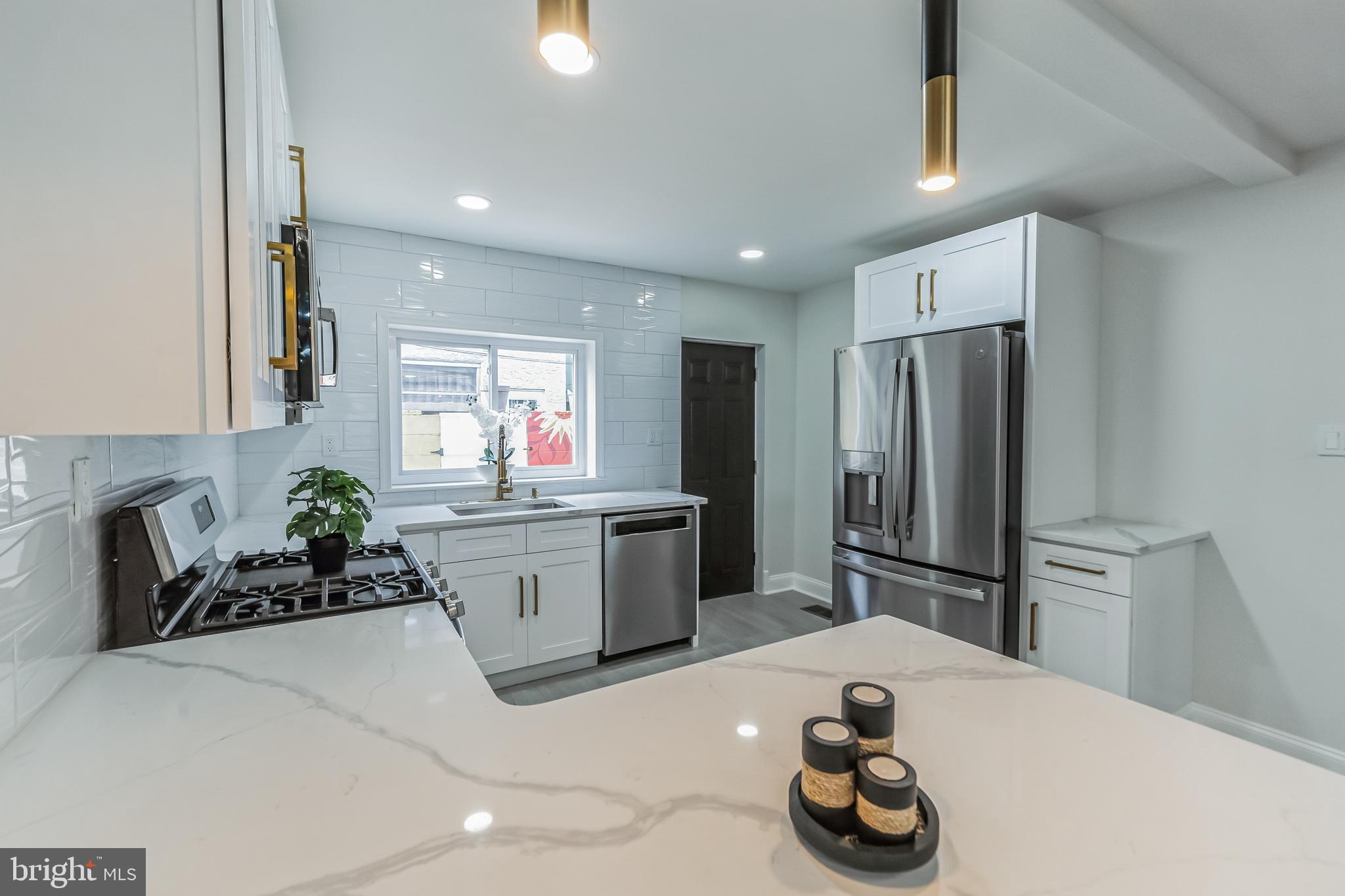 PASSYUNK SQUARE - Residential