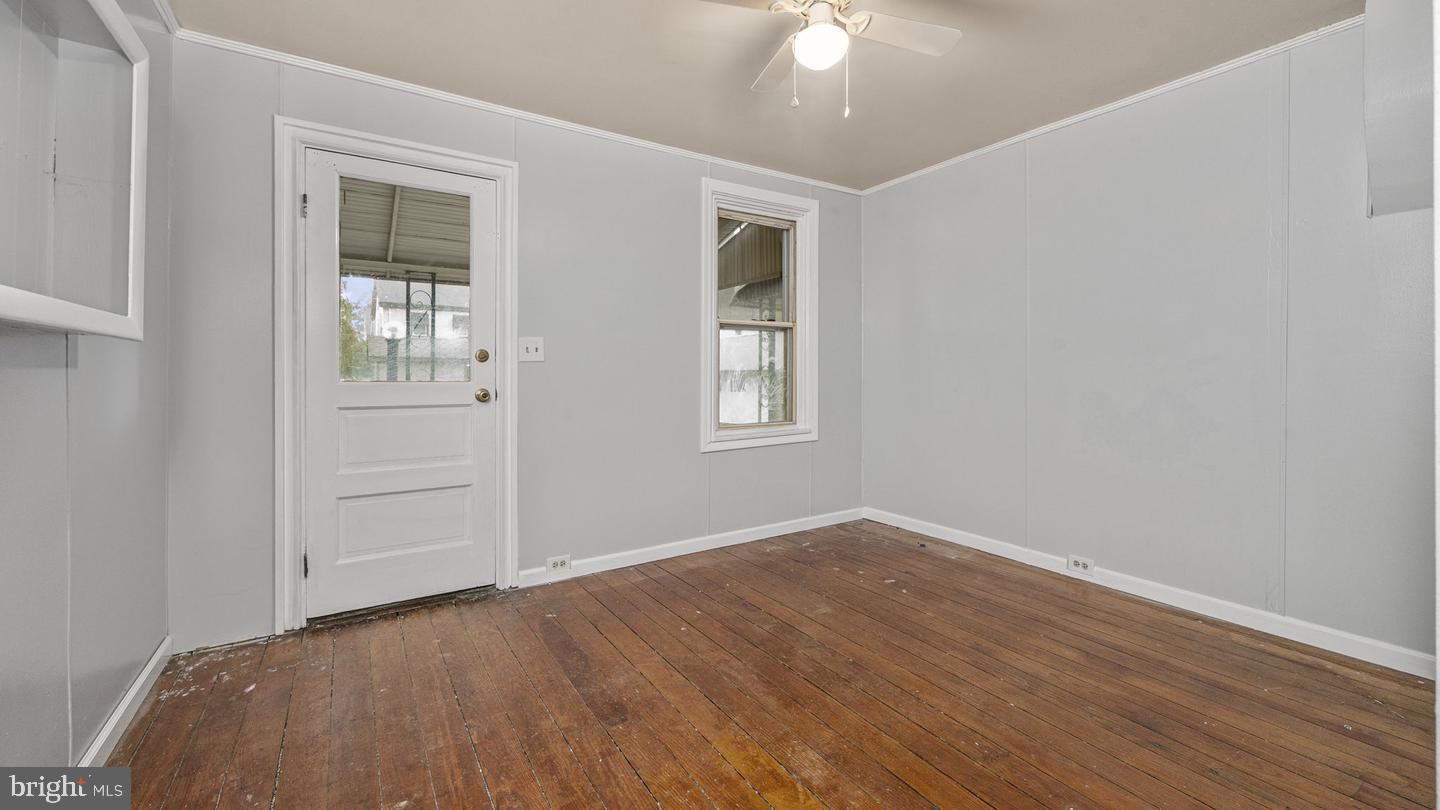 11 S PLUM STREET