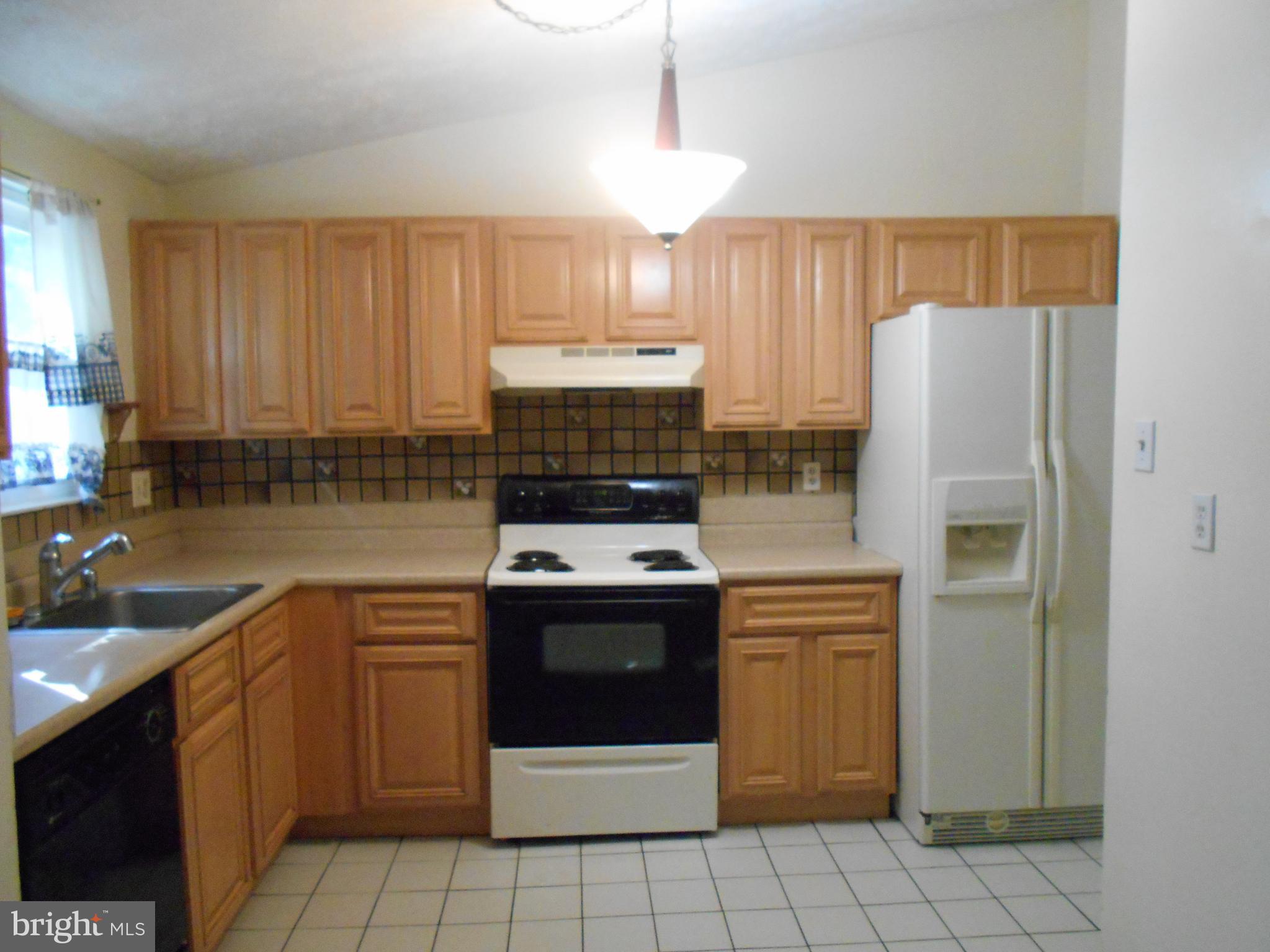 VILLAGE OF KINGS CONTRIVANCE - Residential Lease