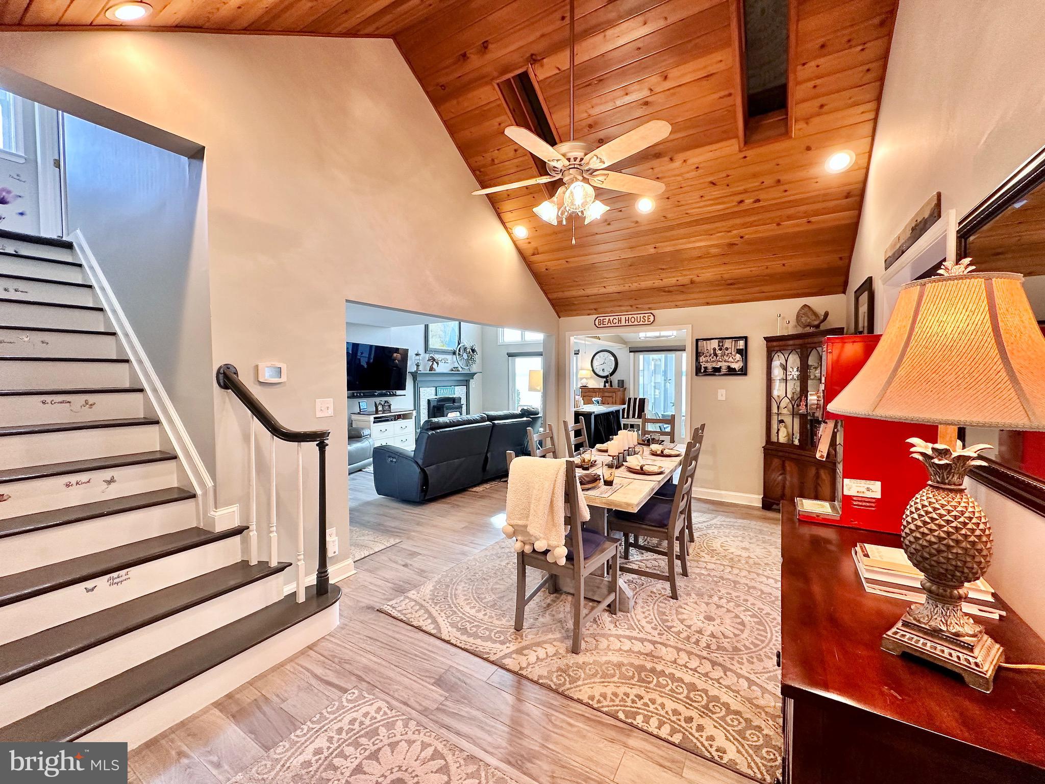 HOLLY FARM BEACH - Residential