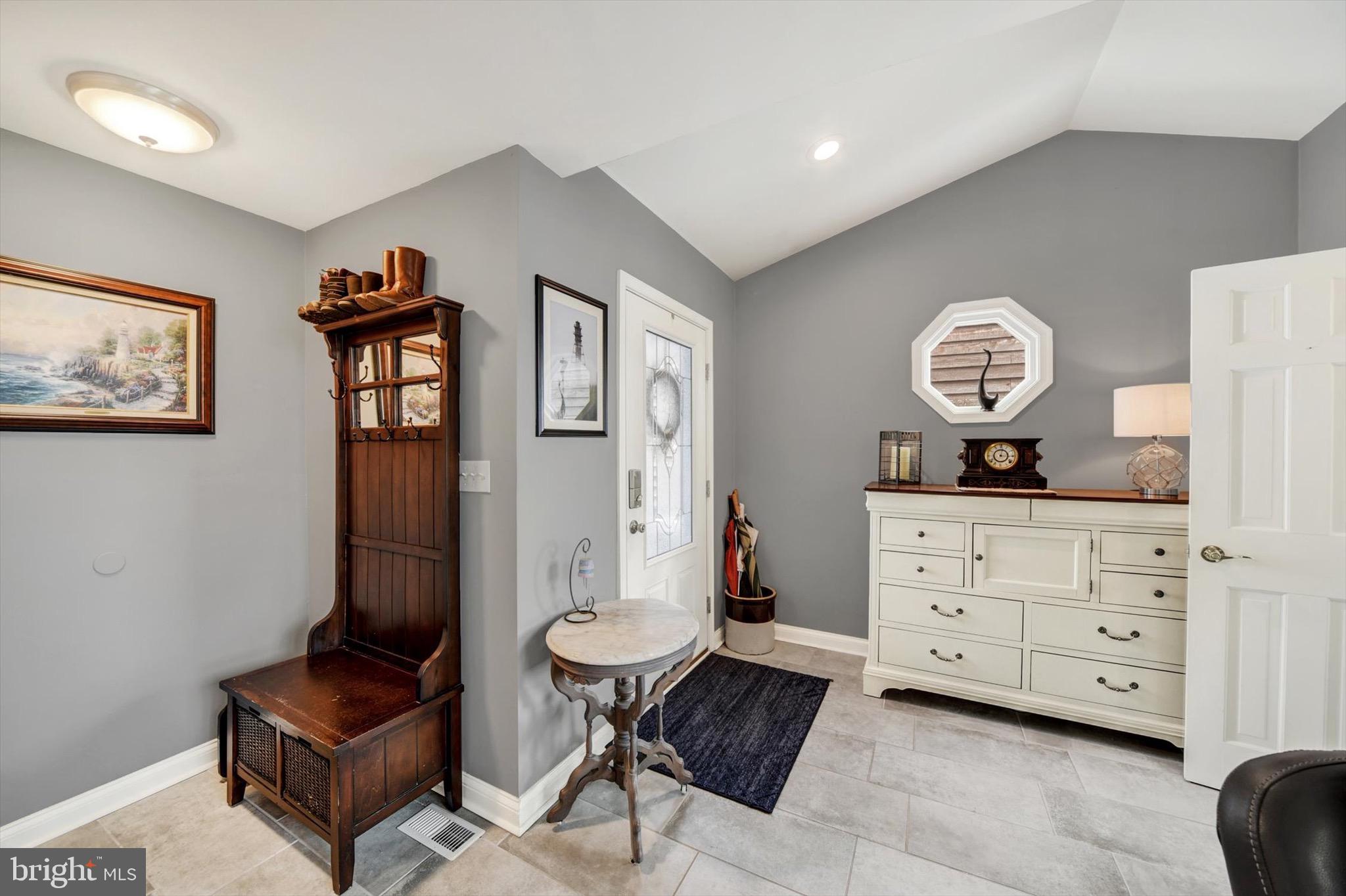 HOLLY FARM BEACH - Residential