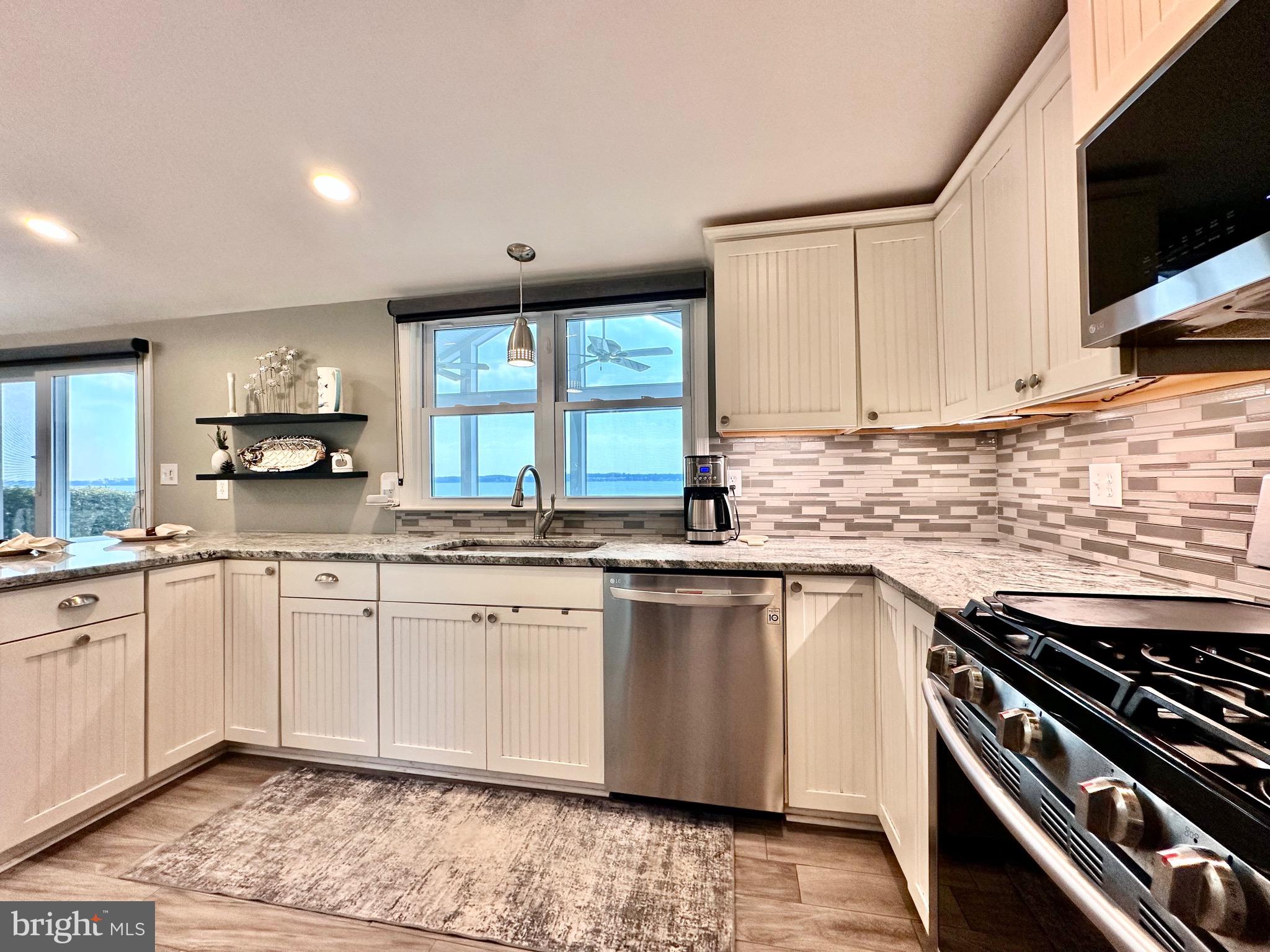 HOLLY FARM BEACH - Residential