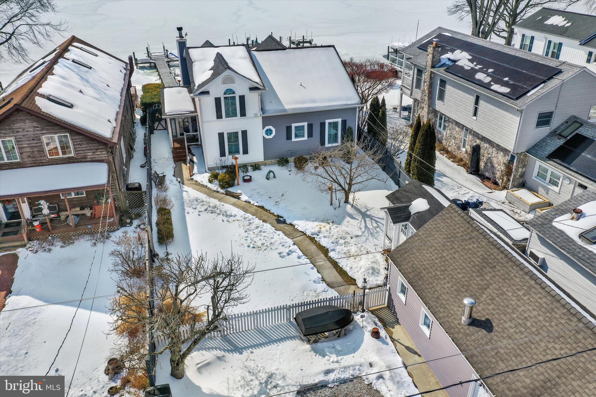 HOLLY FARM BEACH - Residential