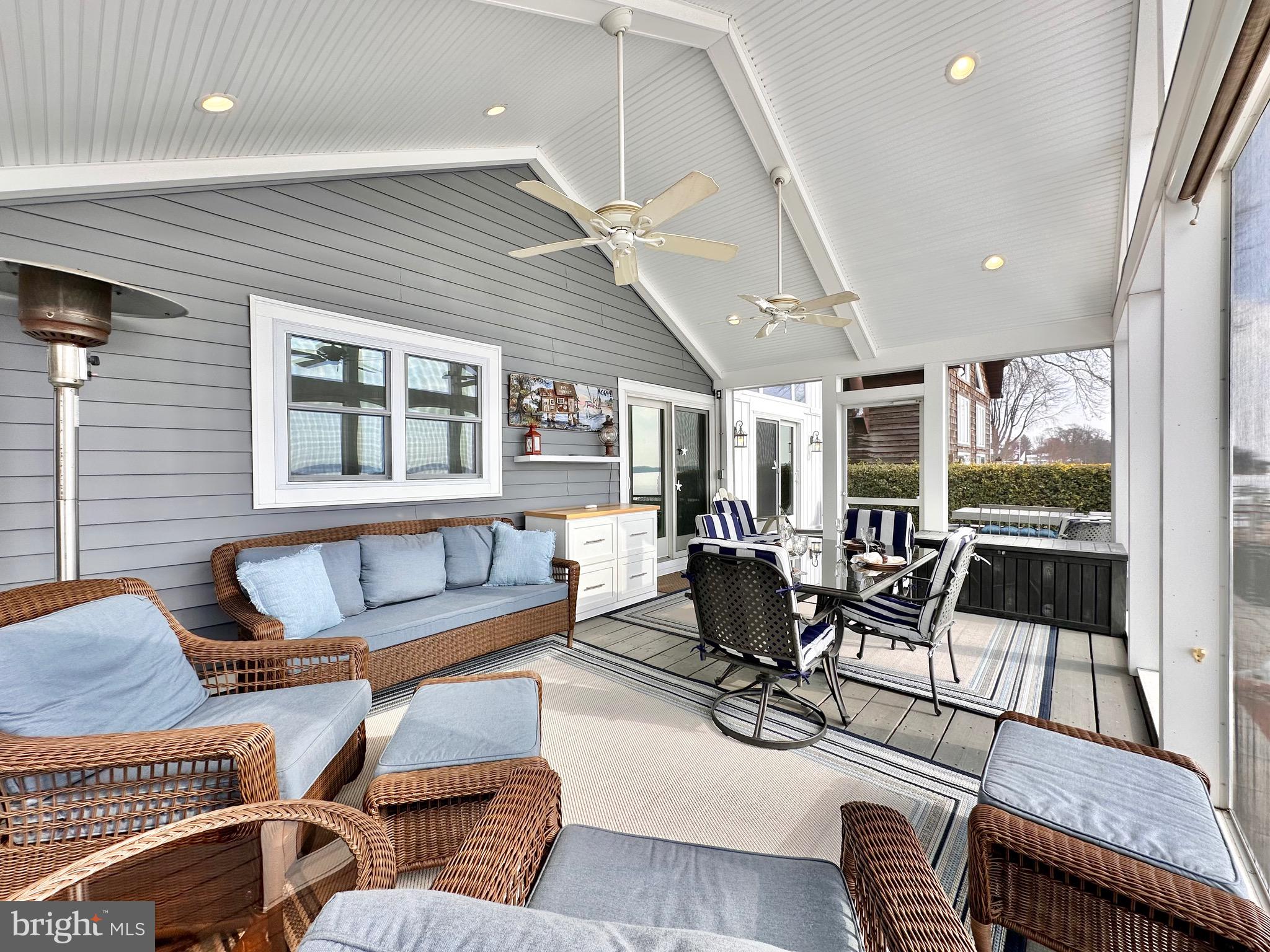 HOLLY FARM BEACH - Residential