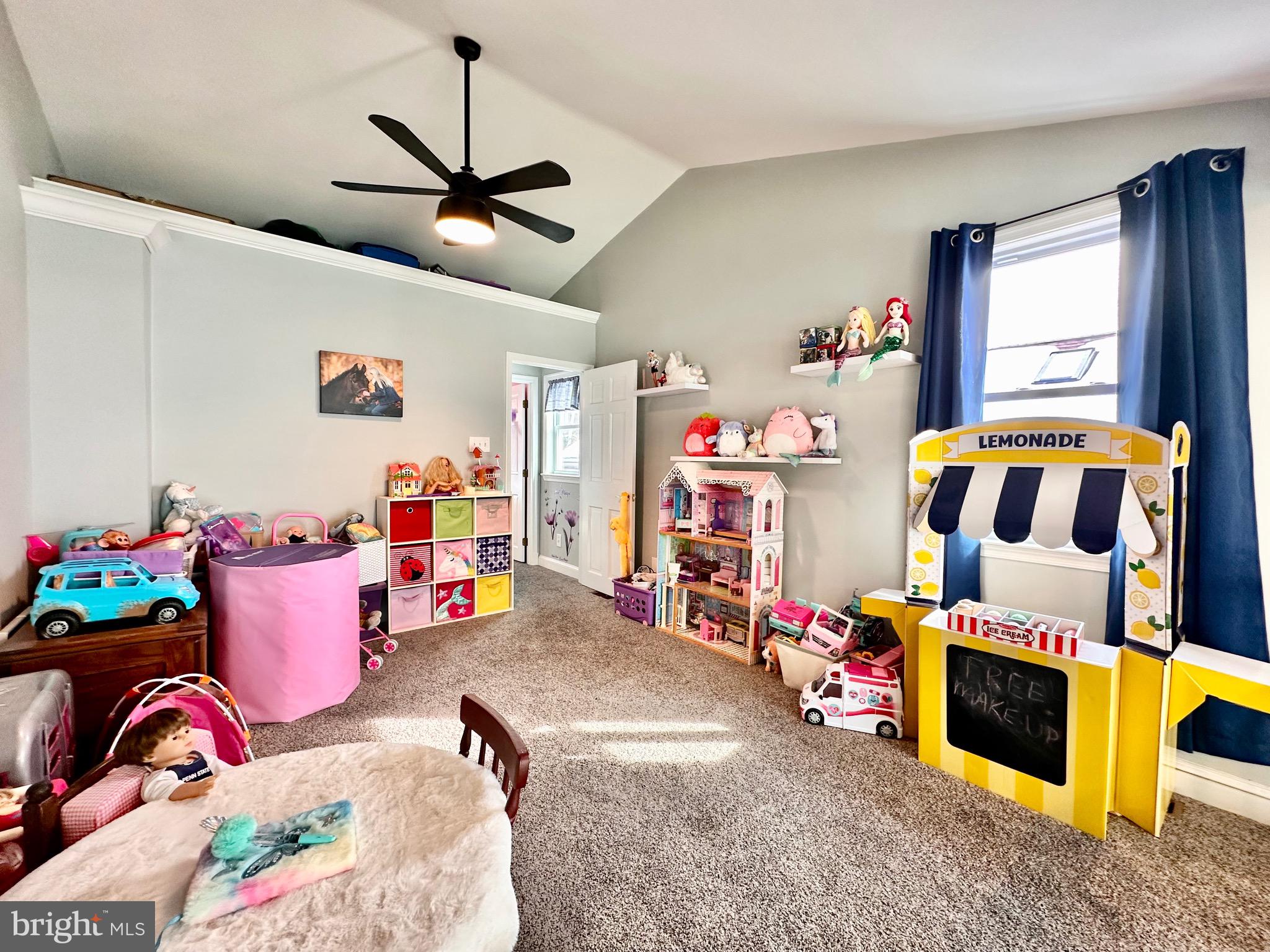 HOLLY FARM BEACH - Residential