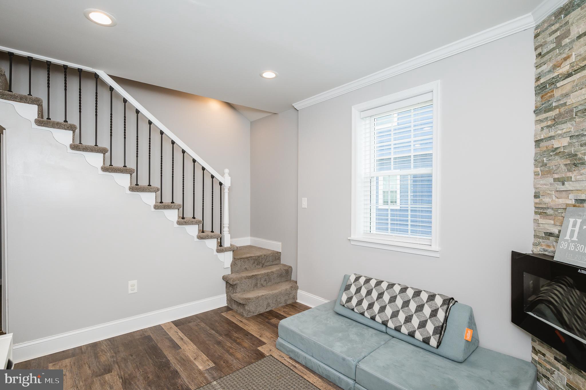 GRAY MANOR - Residential