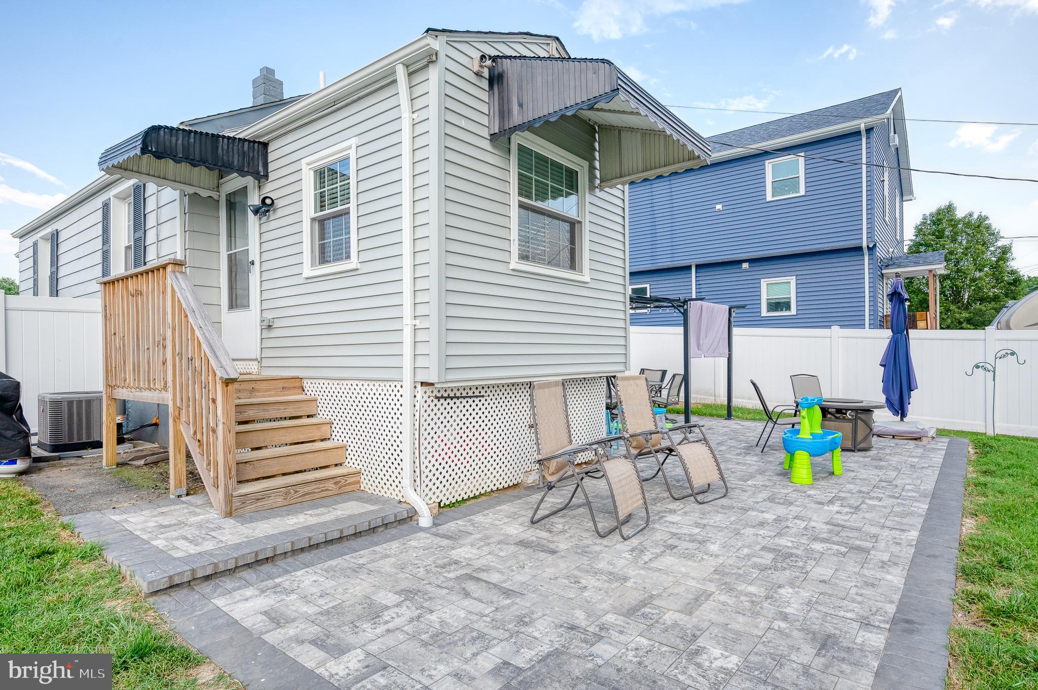 GRAY MANOR - Residential